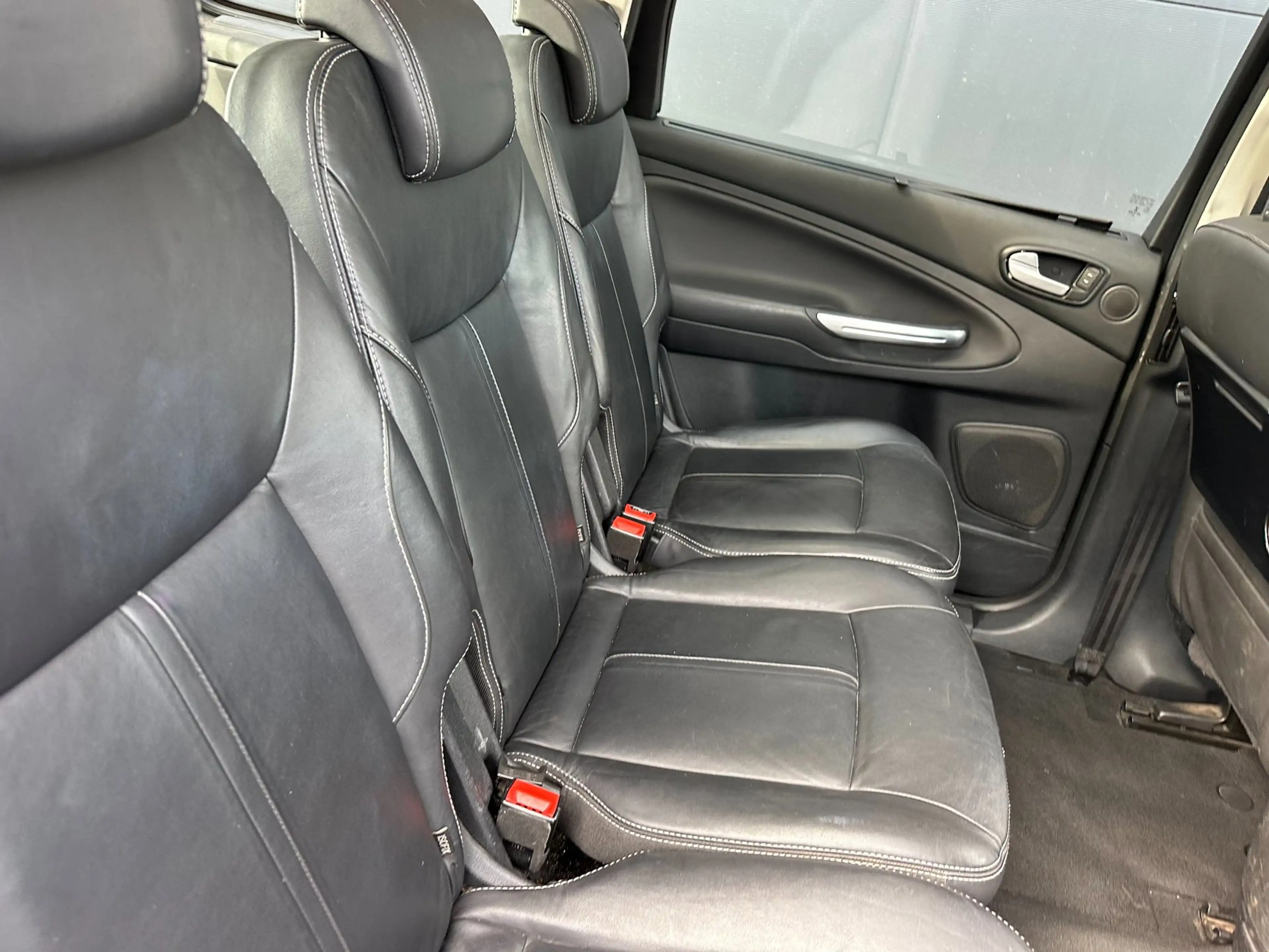 Ford Galaxy 1.6 SCTi Platinum — photo 26