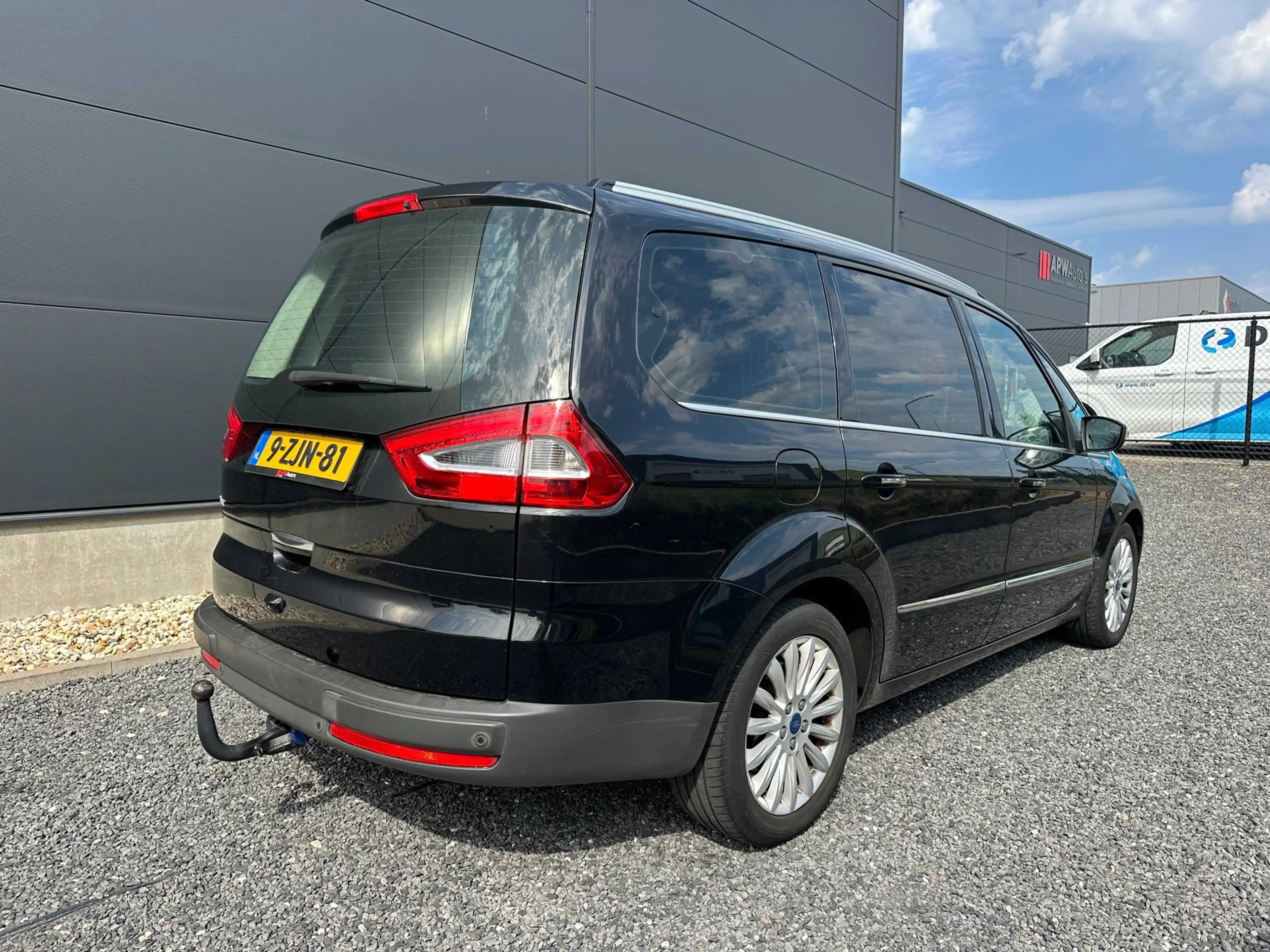 Ford Galaxy 1.6 SCTi Platinum — photo 6