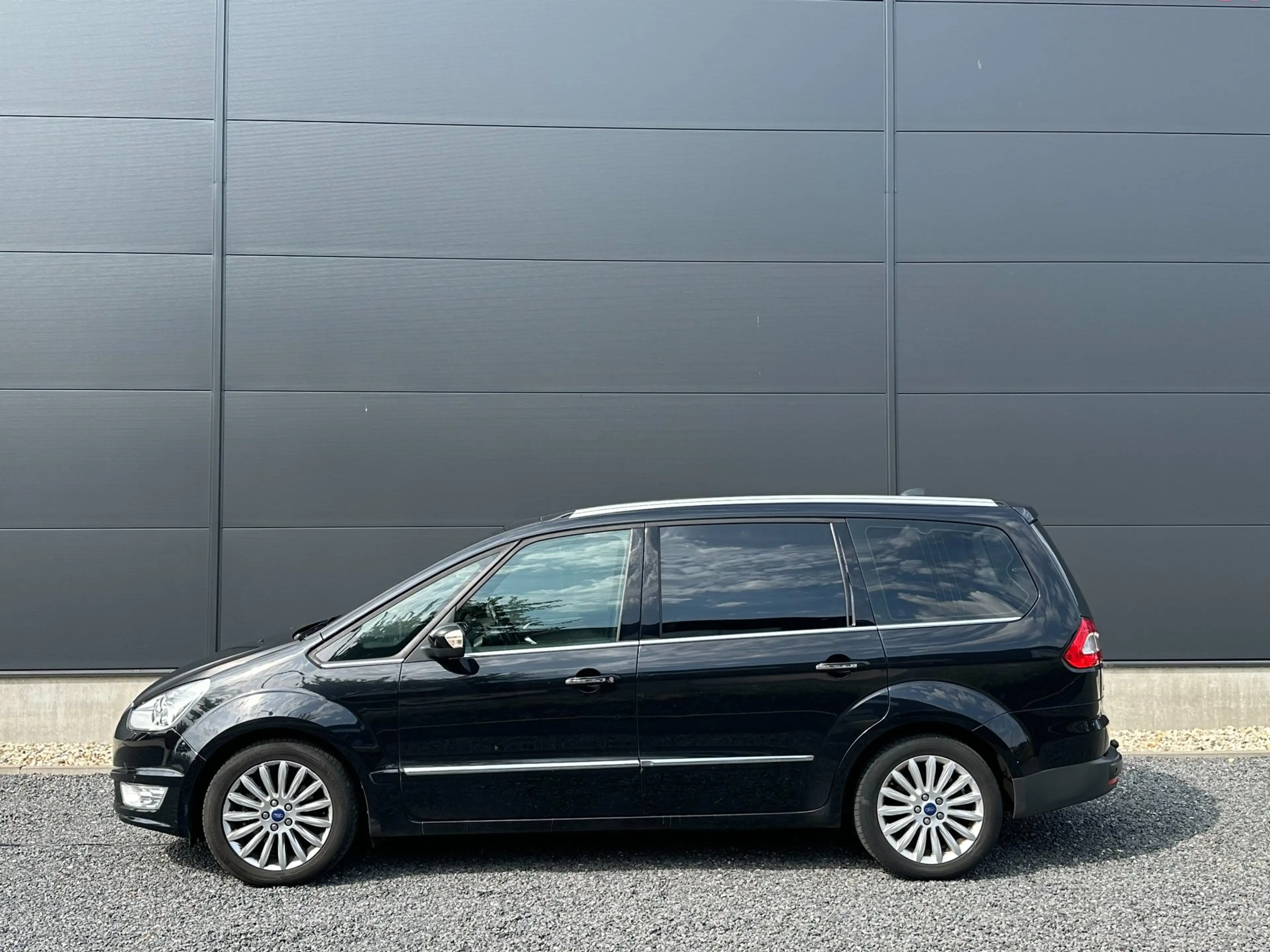 Ford Galaxy 1.6 SCTi Platinum — photo 3