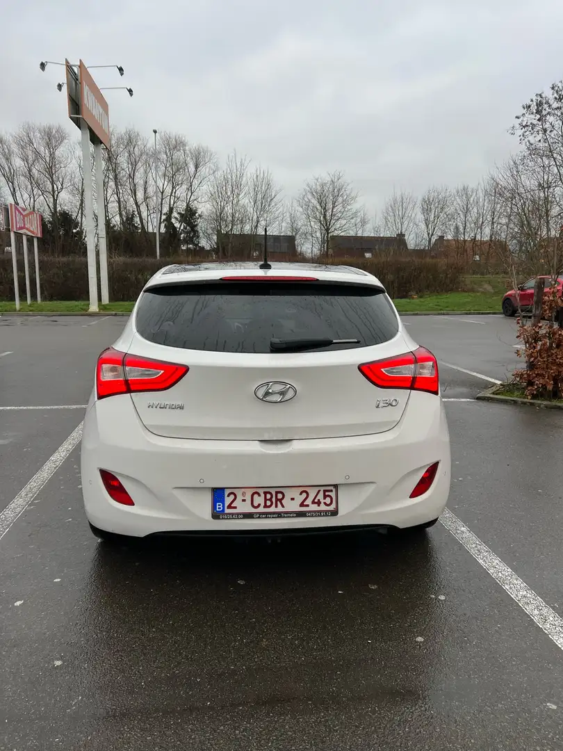 Hyundai i30 1.6 135pk FULL OPTION black edition Wit - 1