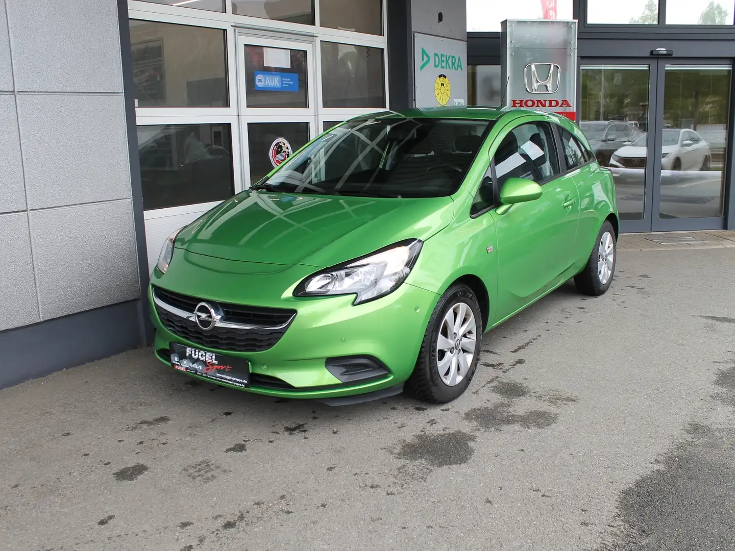 Opel Corsa E 1.4 Edition Klima|Temp.|SHZ Зелений - 2