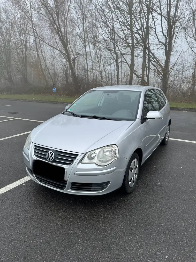 Volkswagen Polo 1.4 Essence Gris - 2