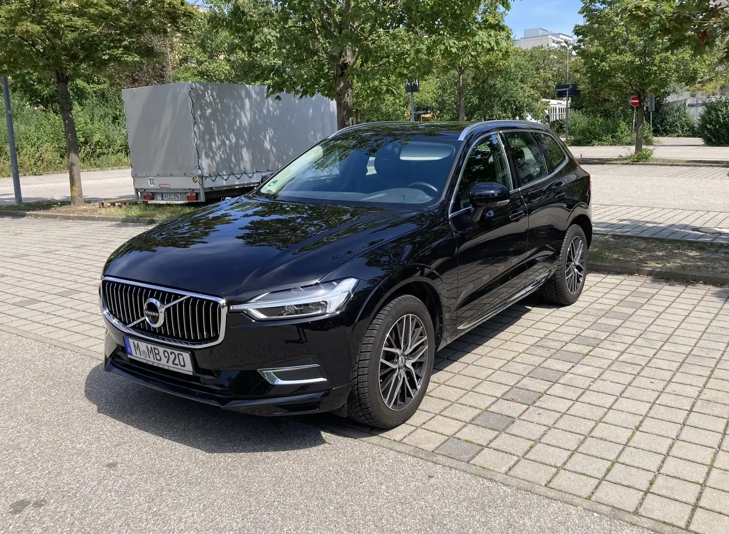 Volvo XC60 Inscription AWD Schwarz - 1