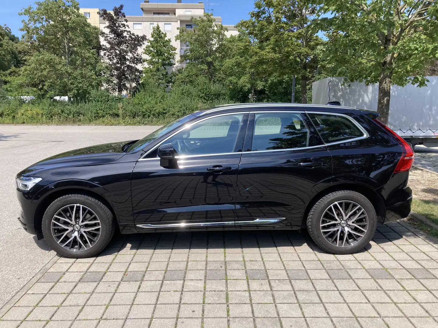 Volvo XC60 Inscription AWD Schwarz - 2