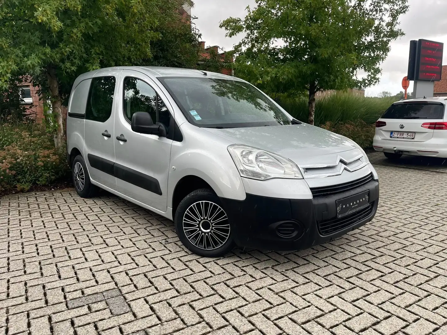 Citroen Berlingo 1.6 - 2011/102.000km/Euro 4 - Gekeurd siva - 2
