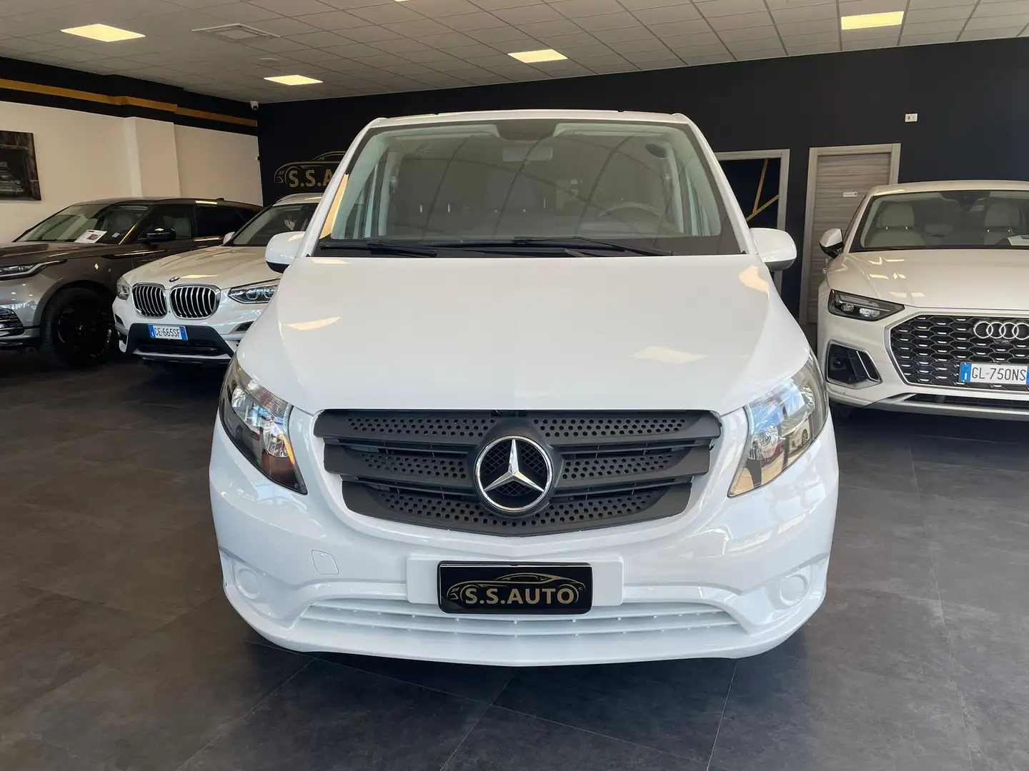 Mercedes-Benz Vito Weiß - 2