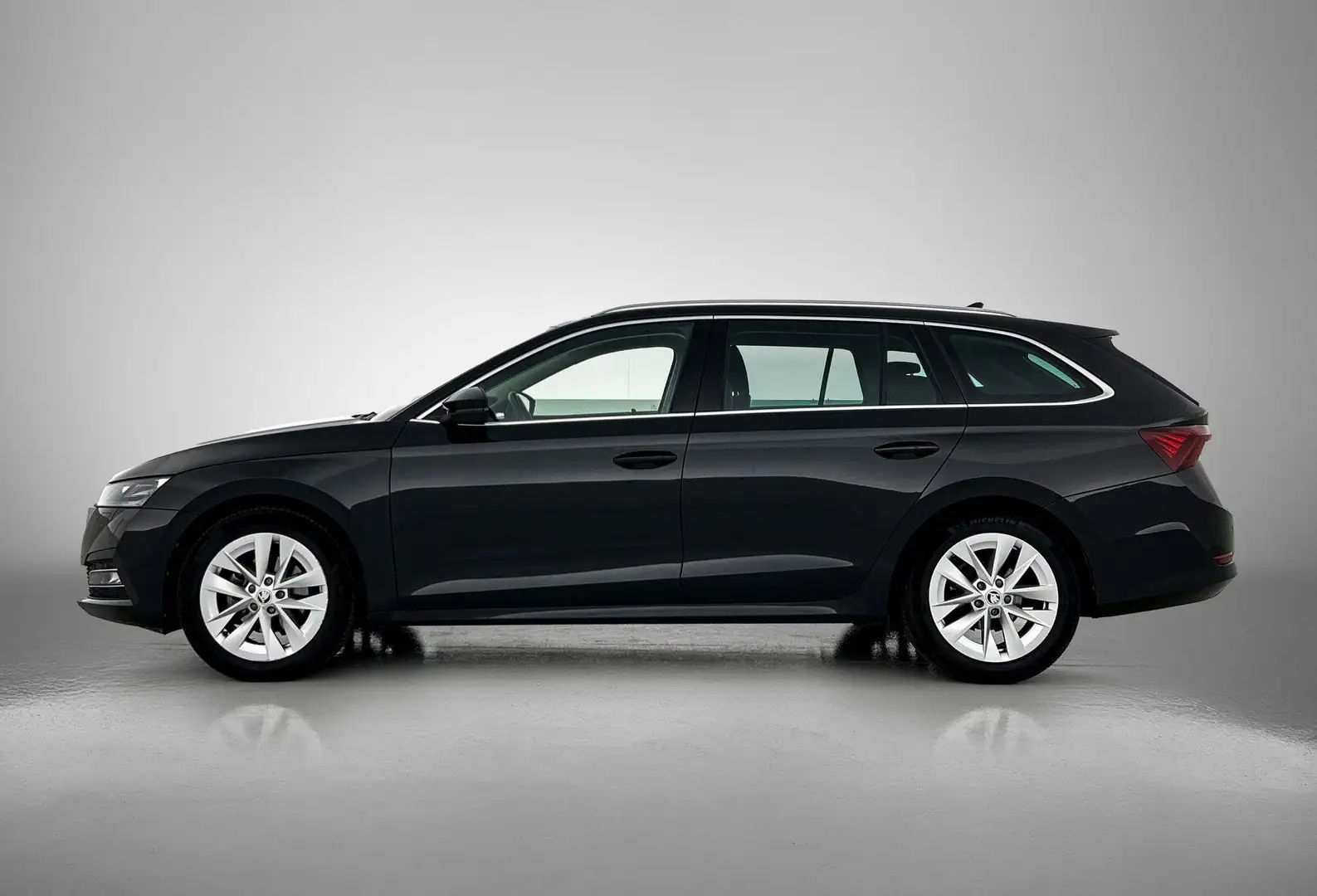 Skoda Octavia Combi 1.5 TSI Greentech Ambition Business | ADAPTI Zwart - 2