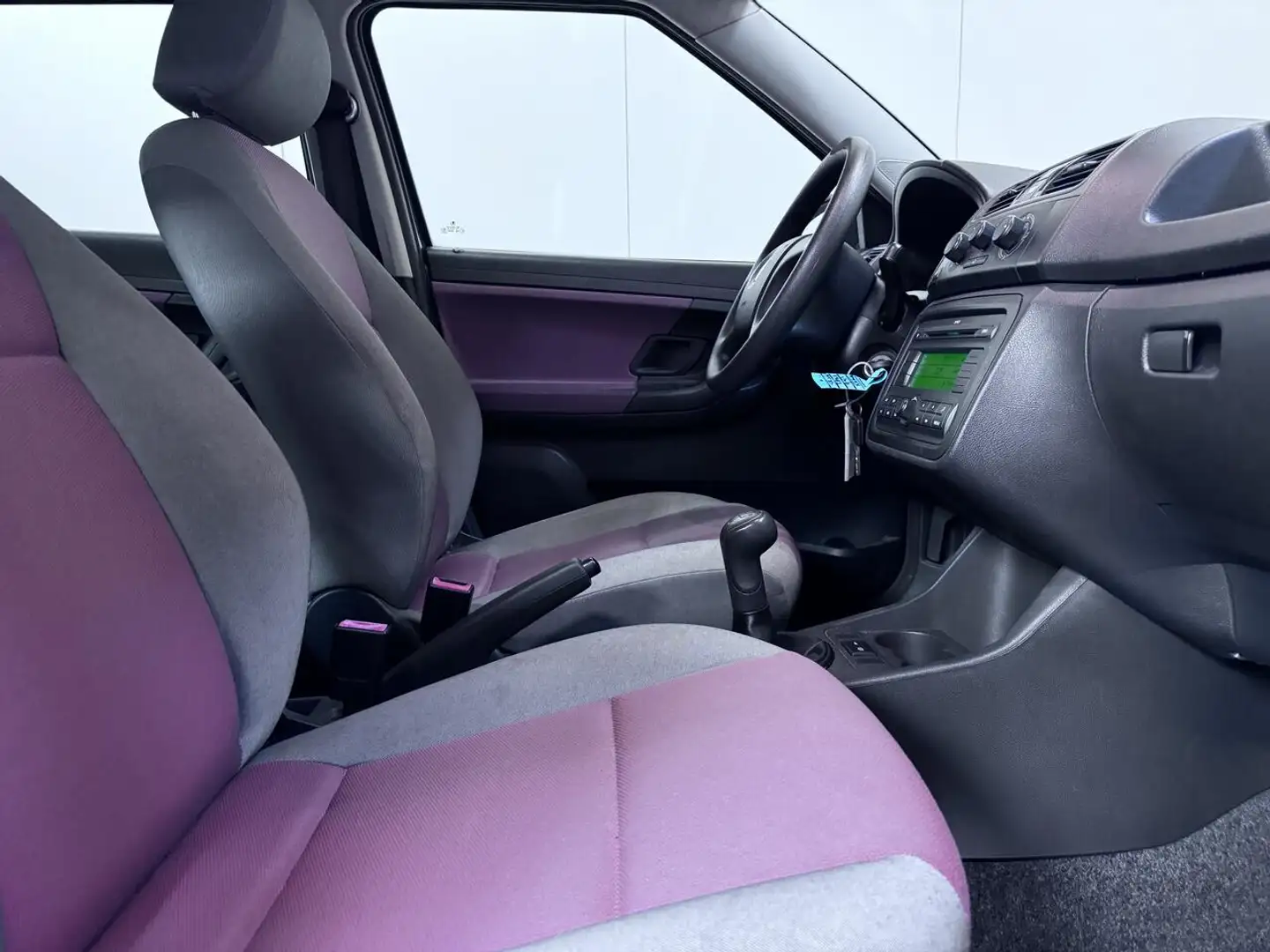 Skoda Fabia 1.2 Benzine Man. - Radio - Goede Staat! Grijs - 2