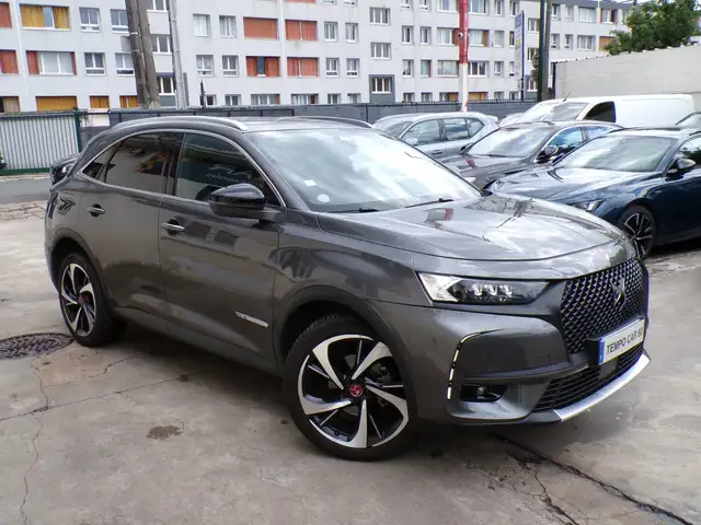 DS Automobiles DS 7 Crossback view 3