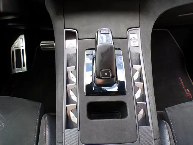 DS Automobiles DS 7 Crossback view 15