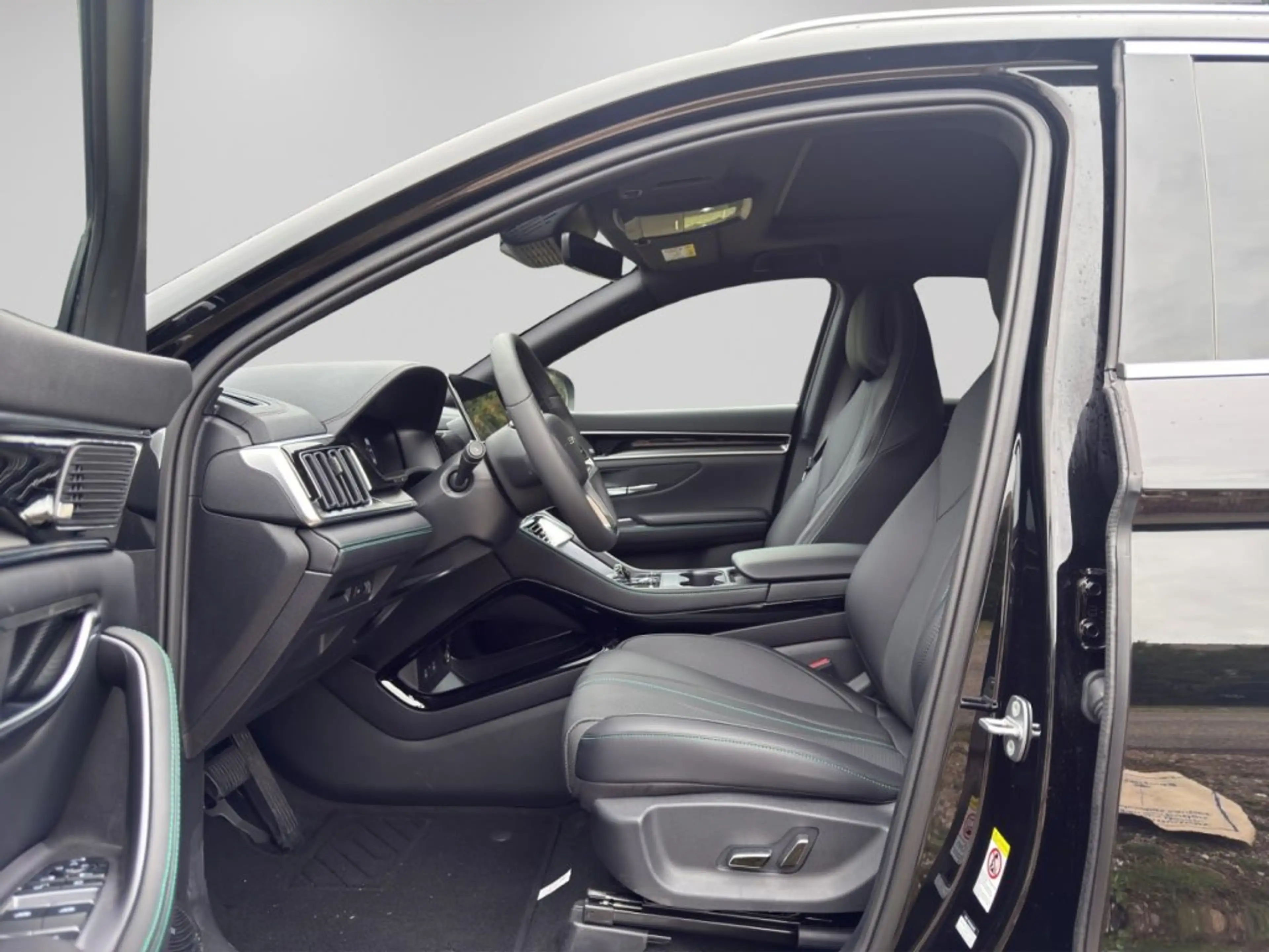 BYD Seal U DM-i Design AWD — photo 7