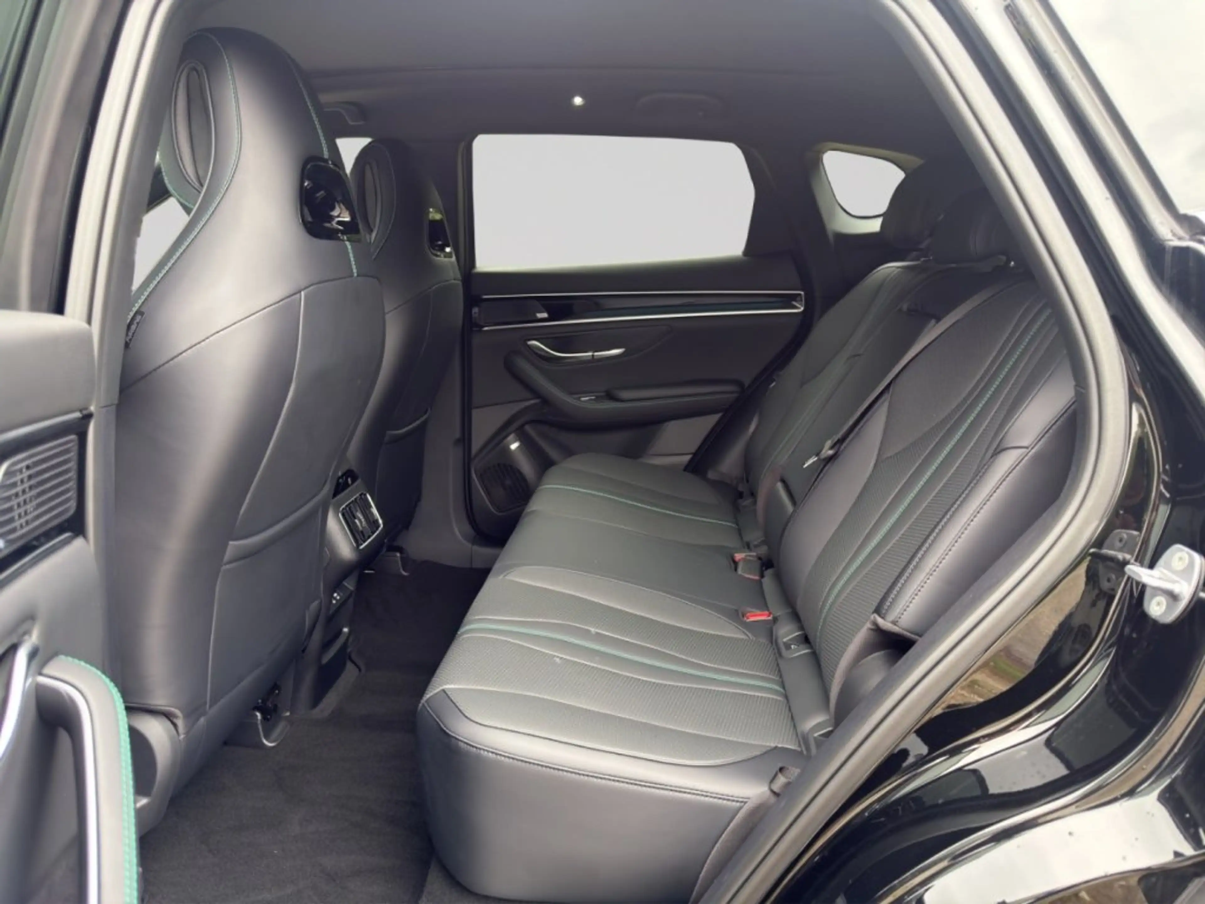 BYD Seal U DM-i Design AWD — photo 15