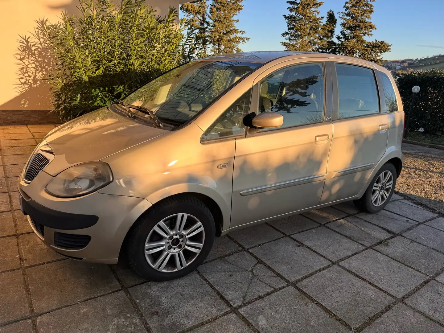 Lancia MUSA 1.9 mjt Oro - 1