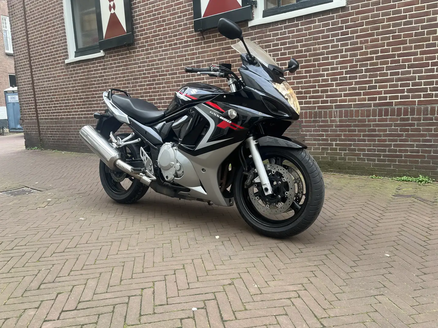 Suzuki GSX 650 Negro - 2
