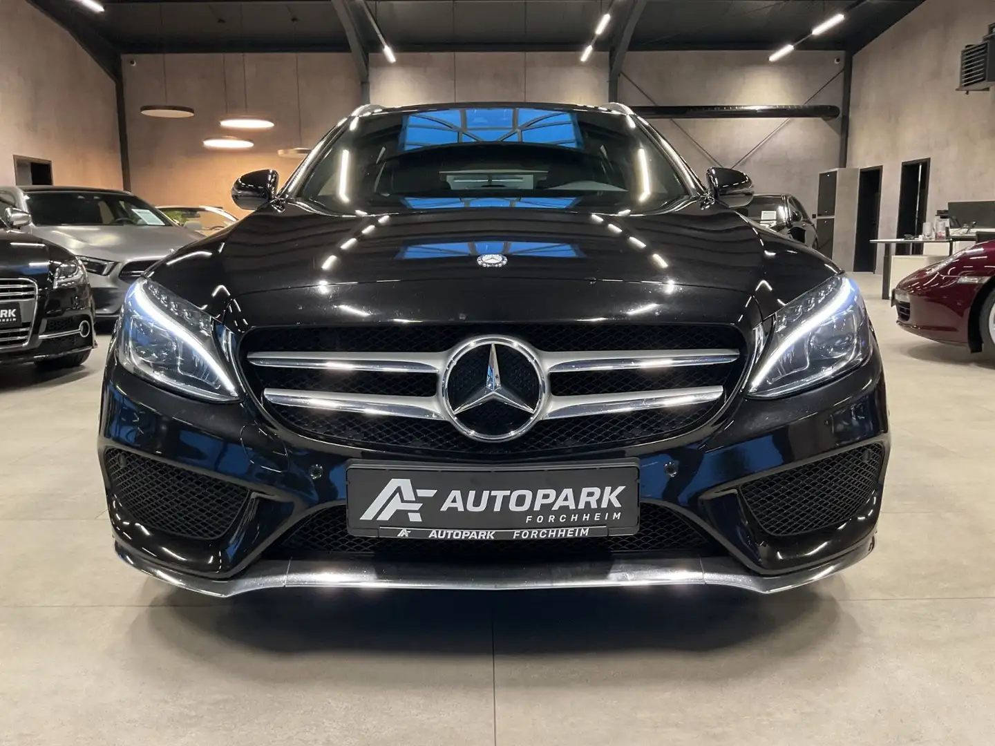 Mercedes-Benz C 200 T CGI AMG Line AHK Burmester LED Navi 19" Schwarz - 2