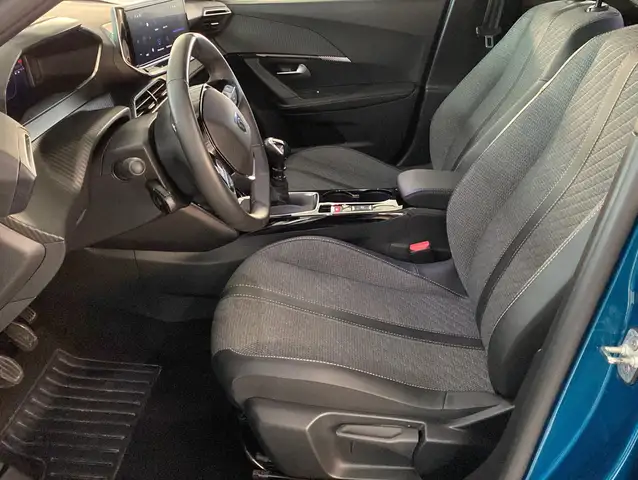 Peugeot 2008 view 5
