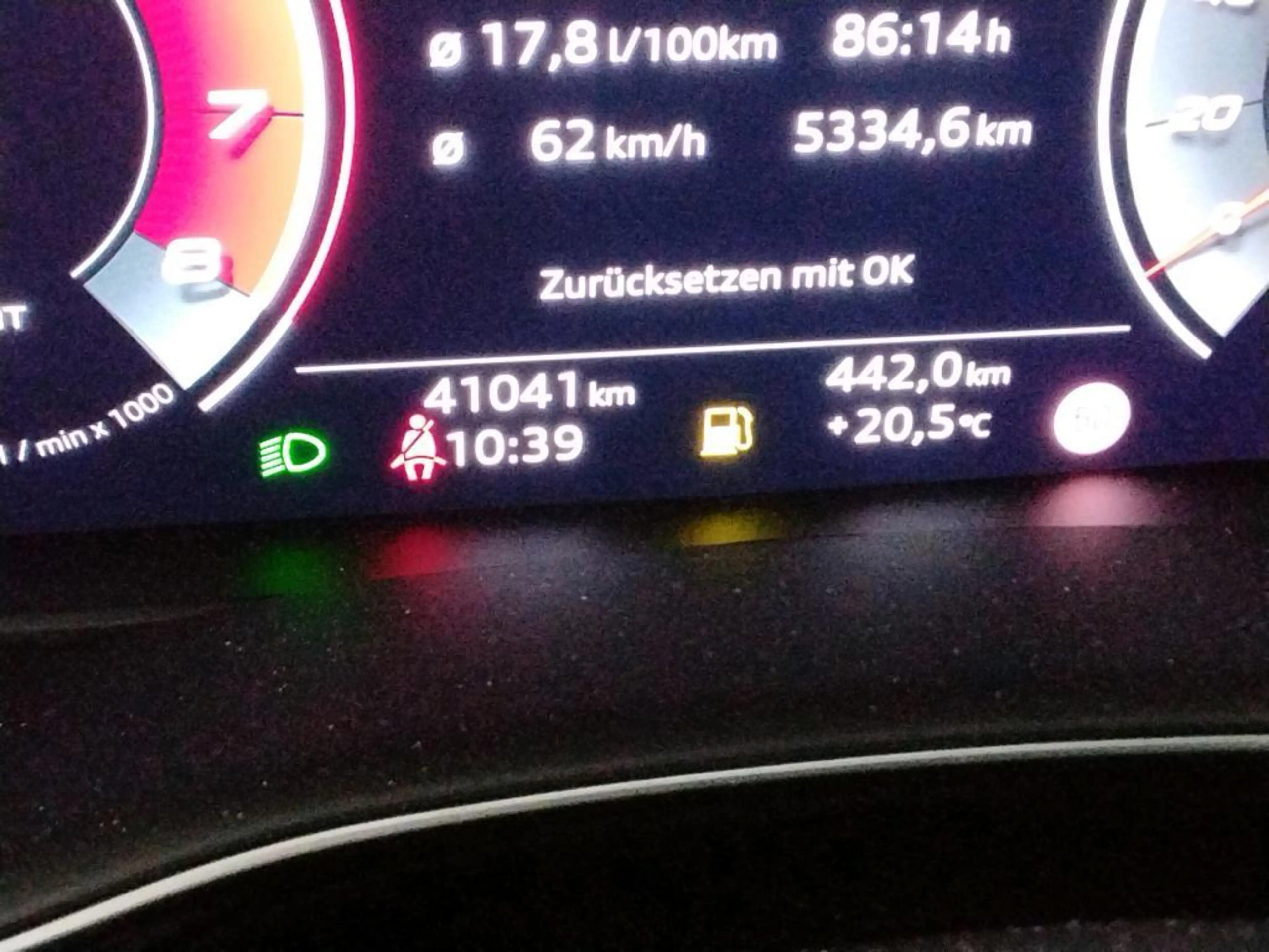 Audi SQ8 TFSI COMPETITION PANO HuD B&O STHZG AHK ACC — photo 9