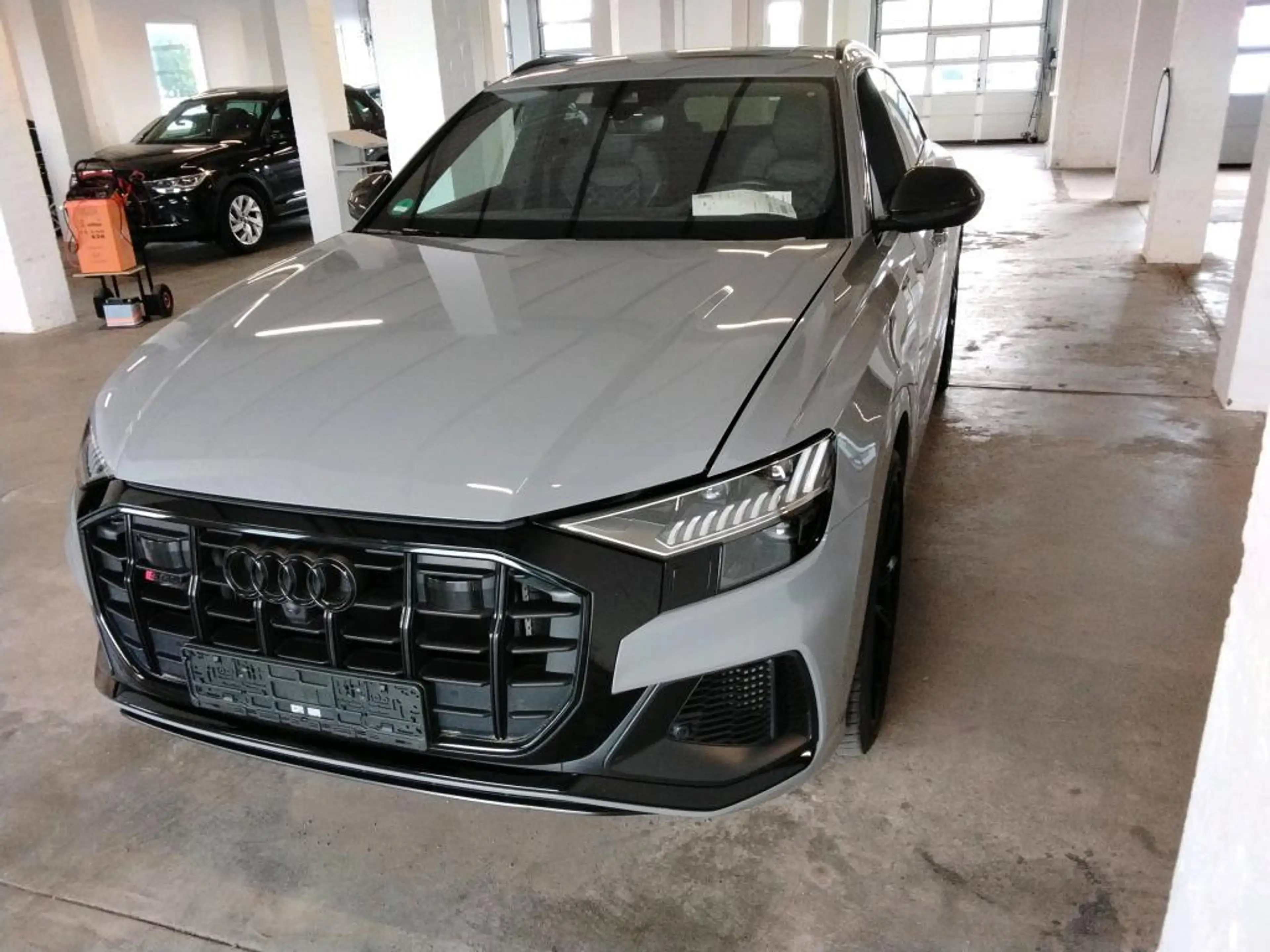Audi SQ8 TFSI COMPETITION PANO HuD B&O STHZG AHK ACC