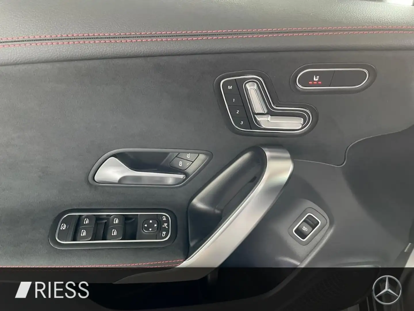 Mercedes-Benz CLA 220 d AMG+AHK+PANO+MULTIBEAM+DISTRONIC+MEMO+ Grau - 2