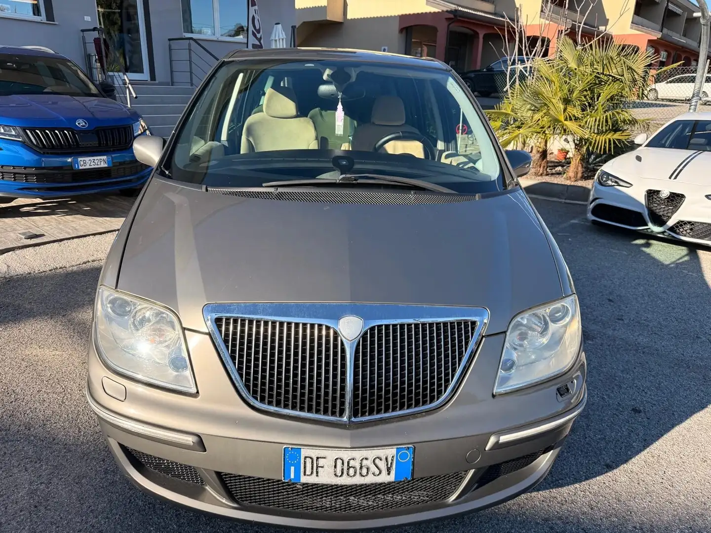 Lancia Phedra 2.0 MJT 120 CV Emblema Bronze - 2