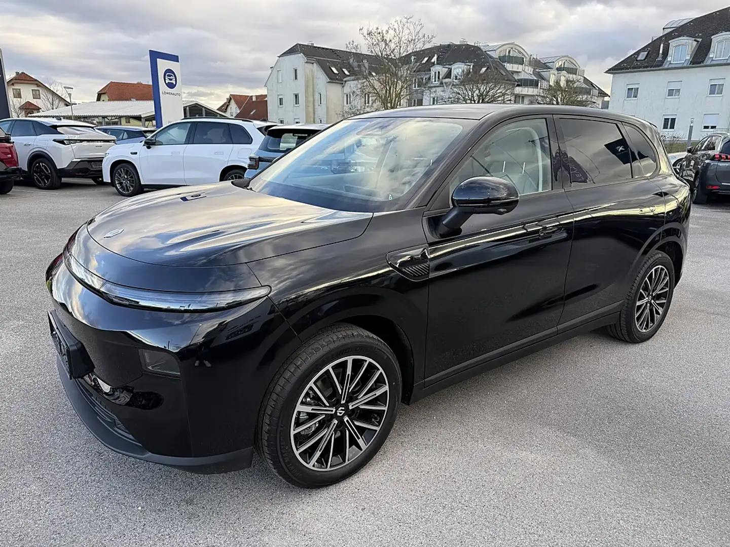 Leapmotor B10 BEV 67.1kWh Design Pro Max Schwarz - 1