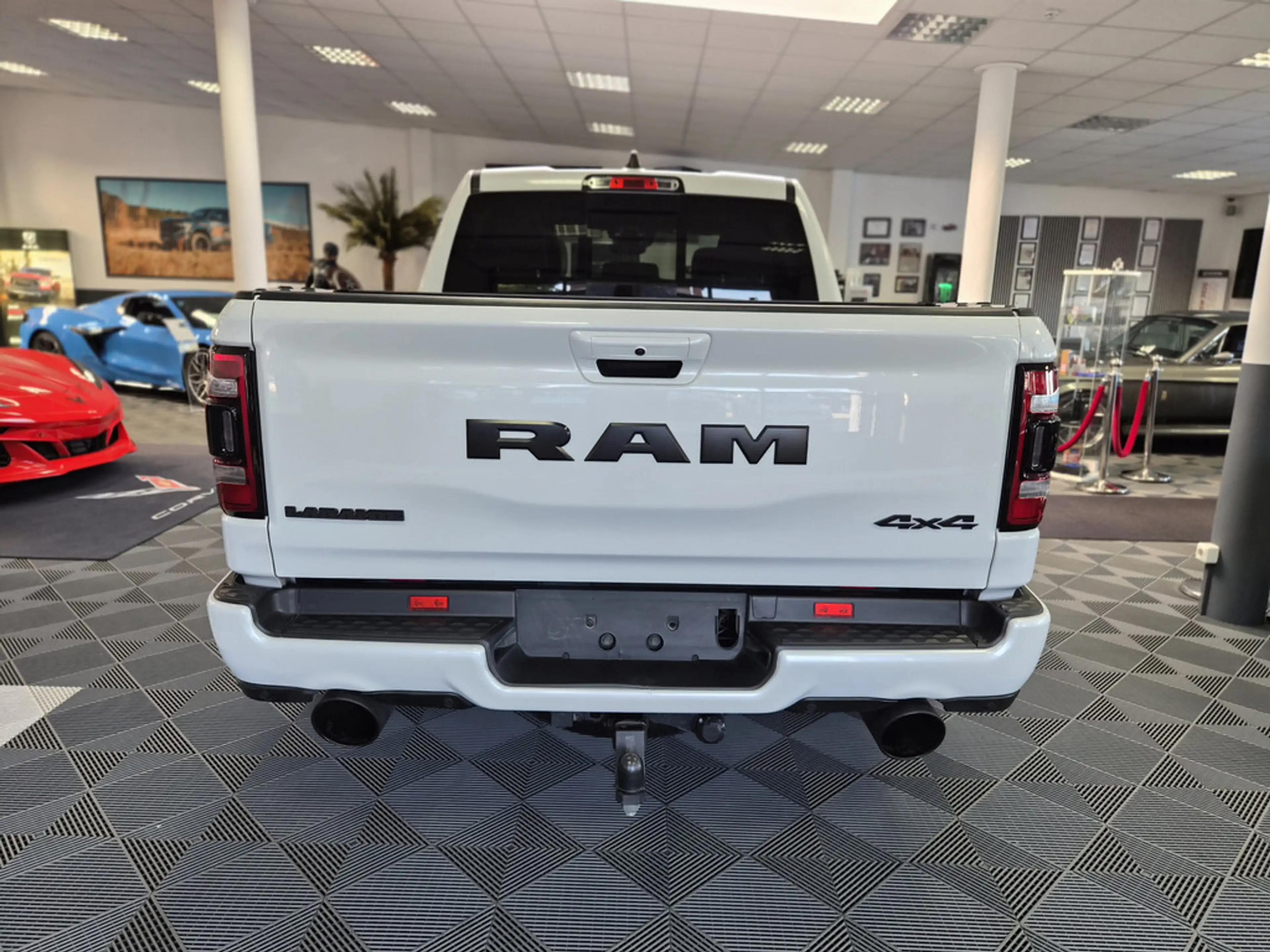 Dodge RAM 1500 5.7 Laramie SITZBELÜFTUNG PANO 360° — photo 5