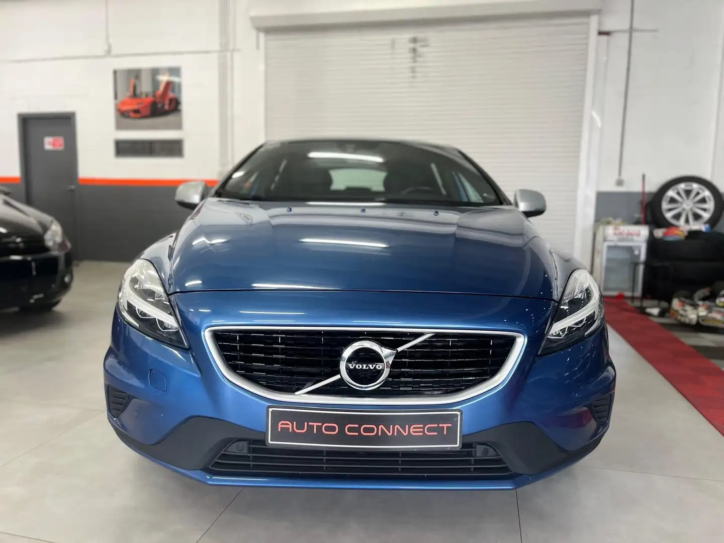 Volvo V40 *R-DESIGN*CUIR*NAVI*RADAR*JANTES*SG CHAUF*NEUVE* Bleu - 2