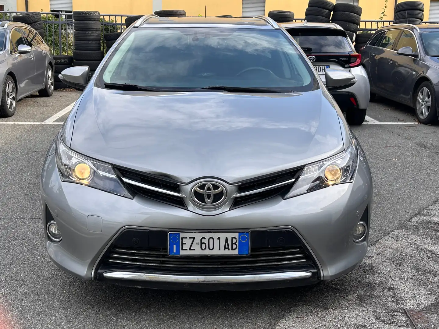Toyota Auris Touring Sport 1.4 d-4d Lounge ULTIMO PREZZO Silber - 2