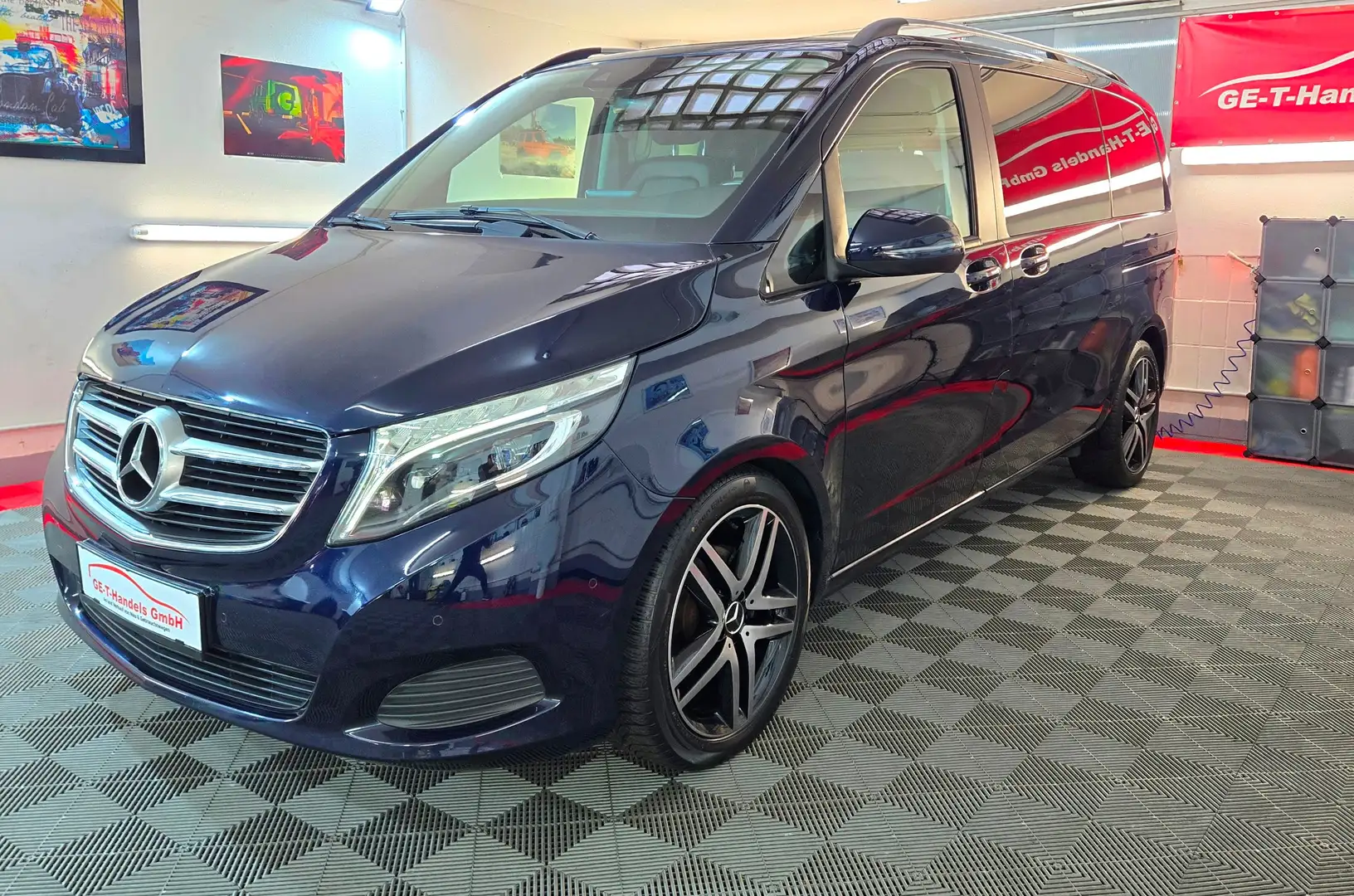 Mercedes-Benz V 220 d Aut. Leder Navi LED 7-Sitze Avangarde Blau - 1