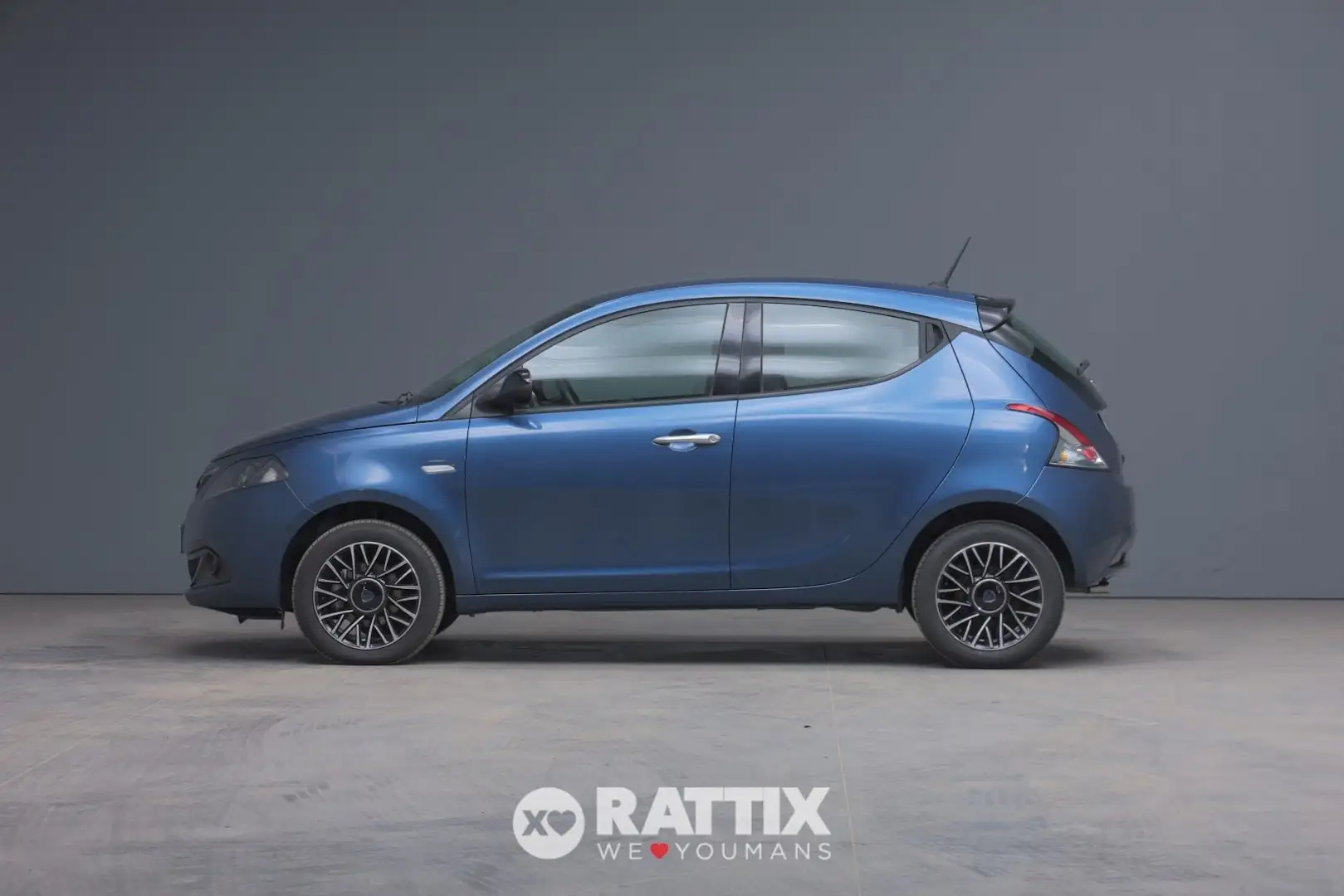 Lancia Ypsilon 1.0 Firefly Hybrid 70CV Platino Bleu - 2