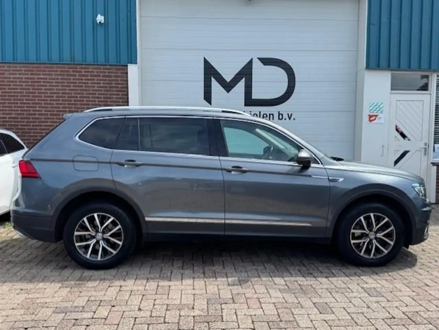 Volkswagen Tiguan Allspace 2.0 TDI Trendline 7p. - LED Grigio - 2