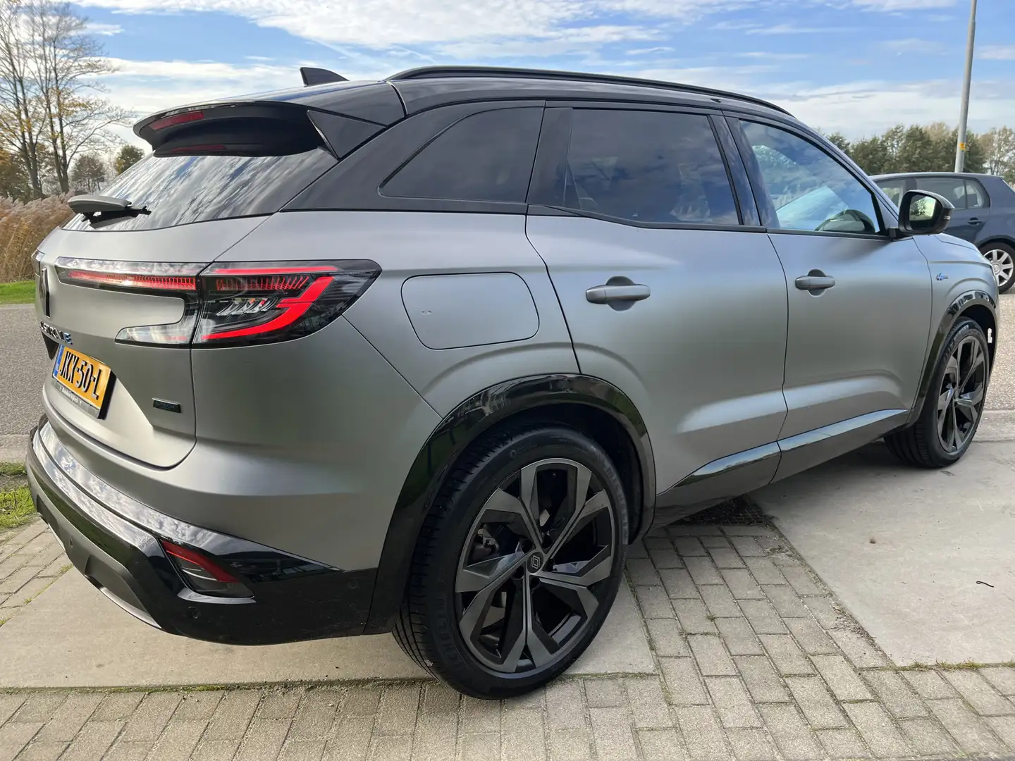 Renault Austral 1.2 E-Tech full hybrid 200 PK iconic esprit Alpine Gris - 2