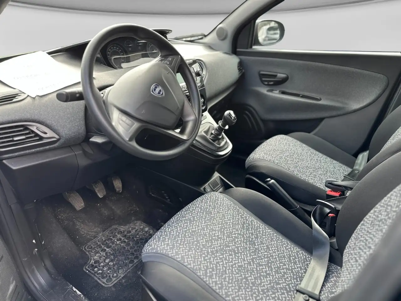 Lancia Ypsilon 2023