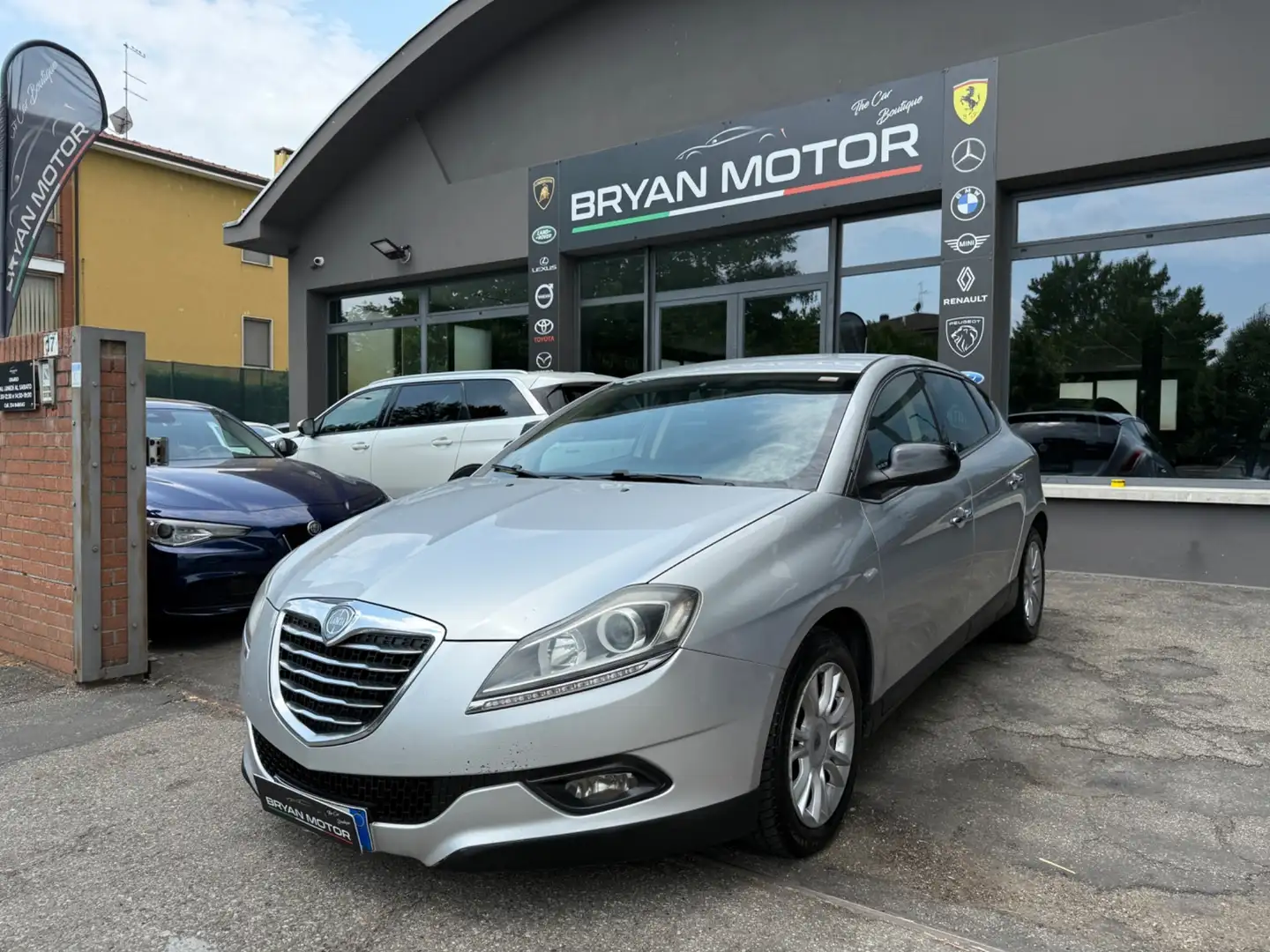 Lancia Delta 1.6 MJT DPF Silver Gris - 1