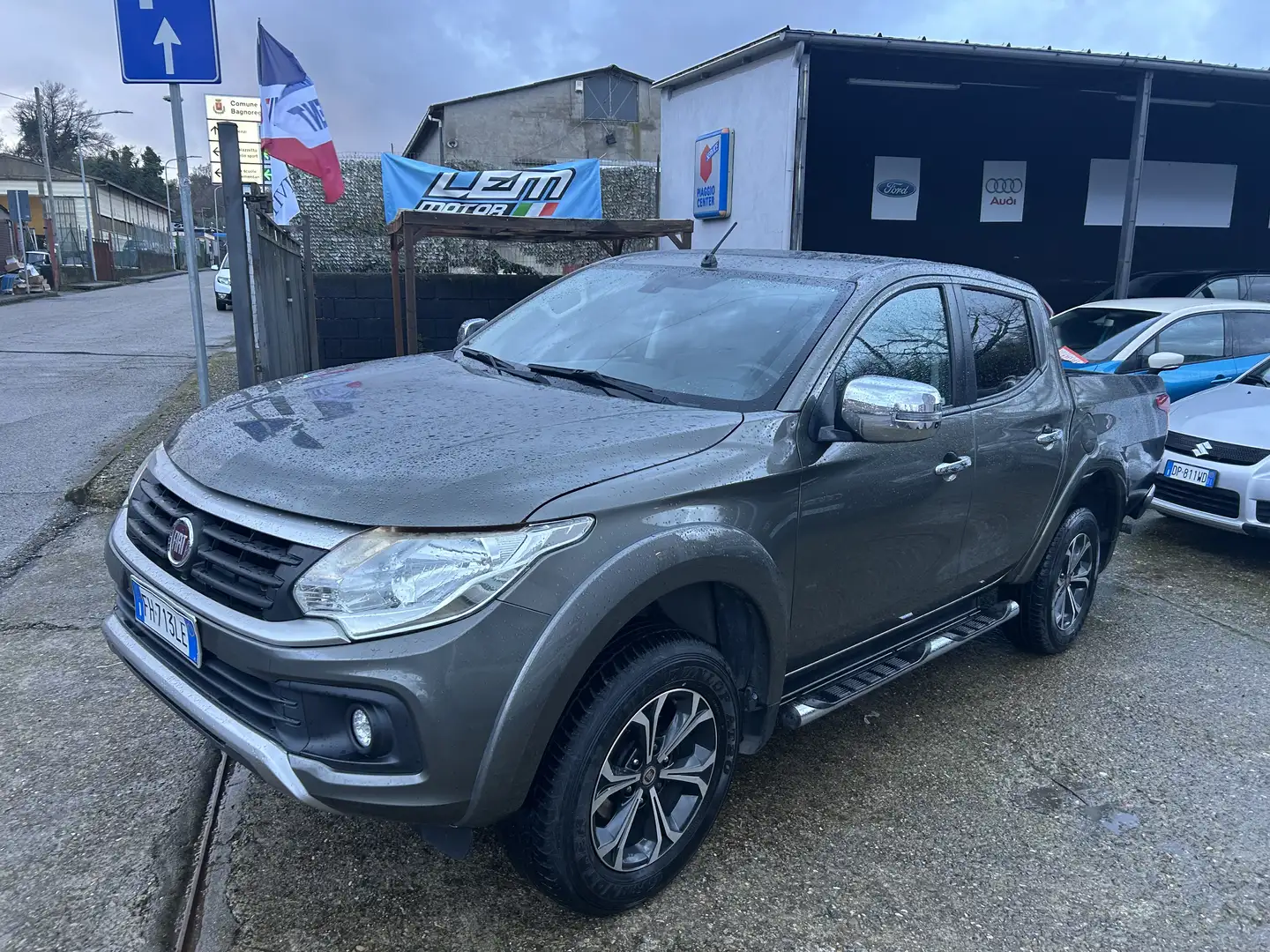 Fiat Fullback Fullback 2.4 doppia cabina LX 4wd s Gris - 2