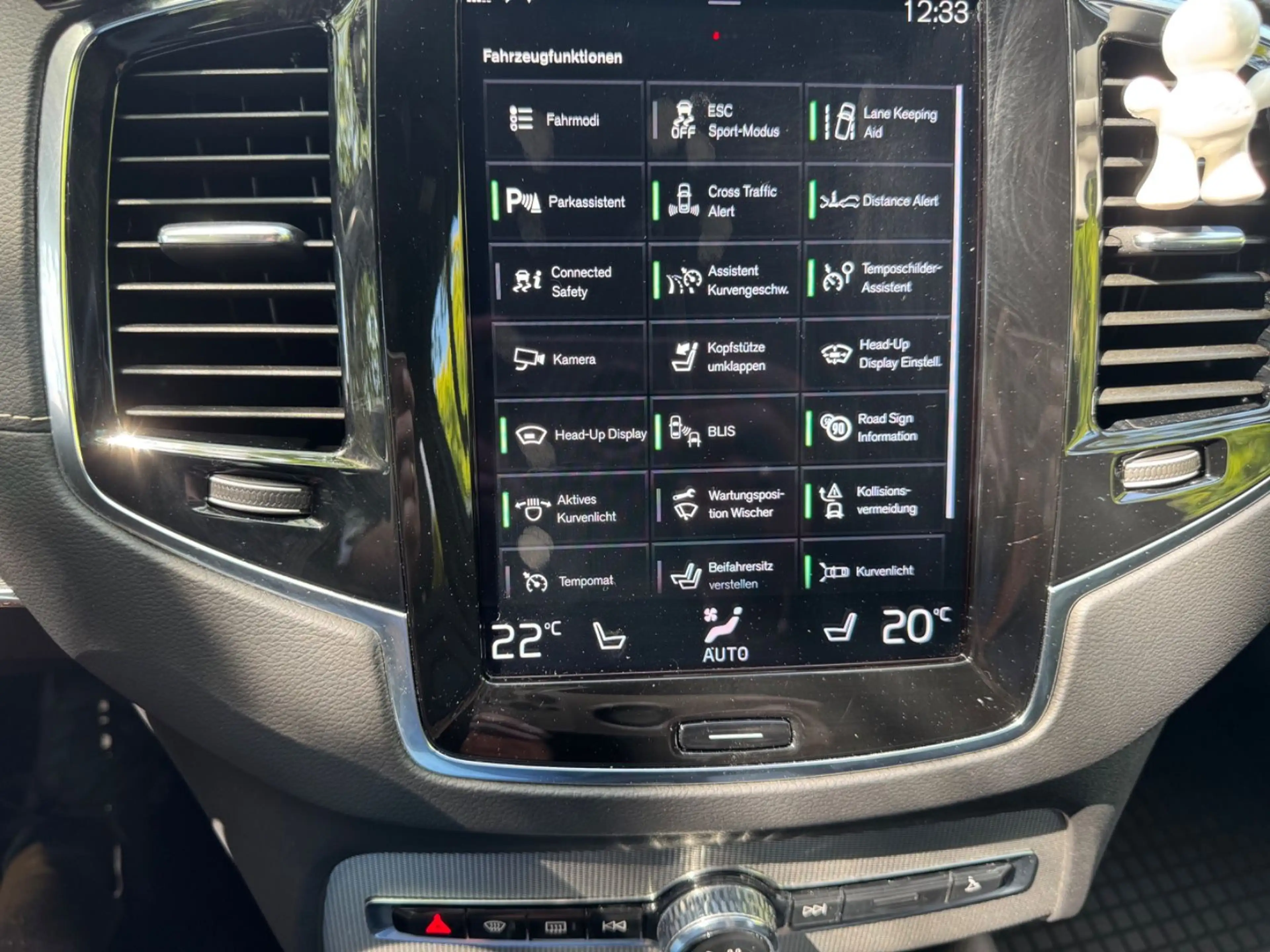 Volvo XC90 R Design AWD Pano- Luftfederung- MODELL2022 — photo 14