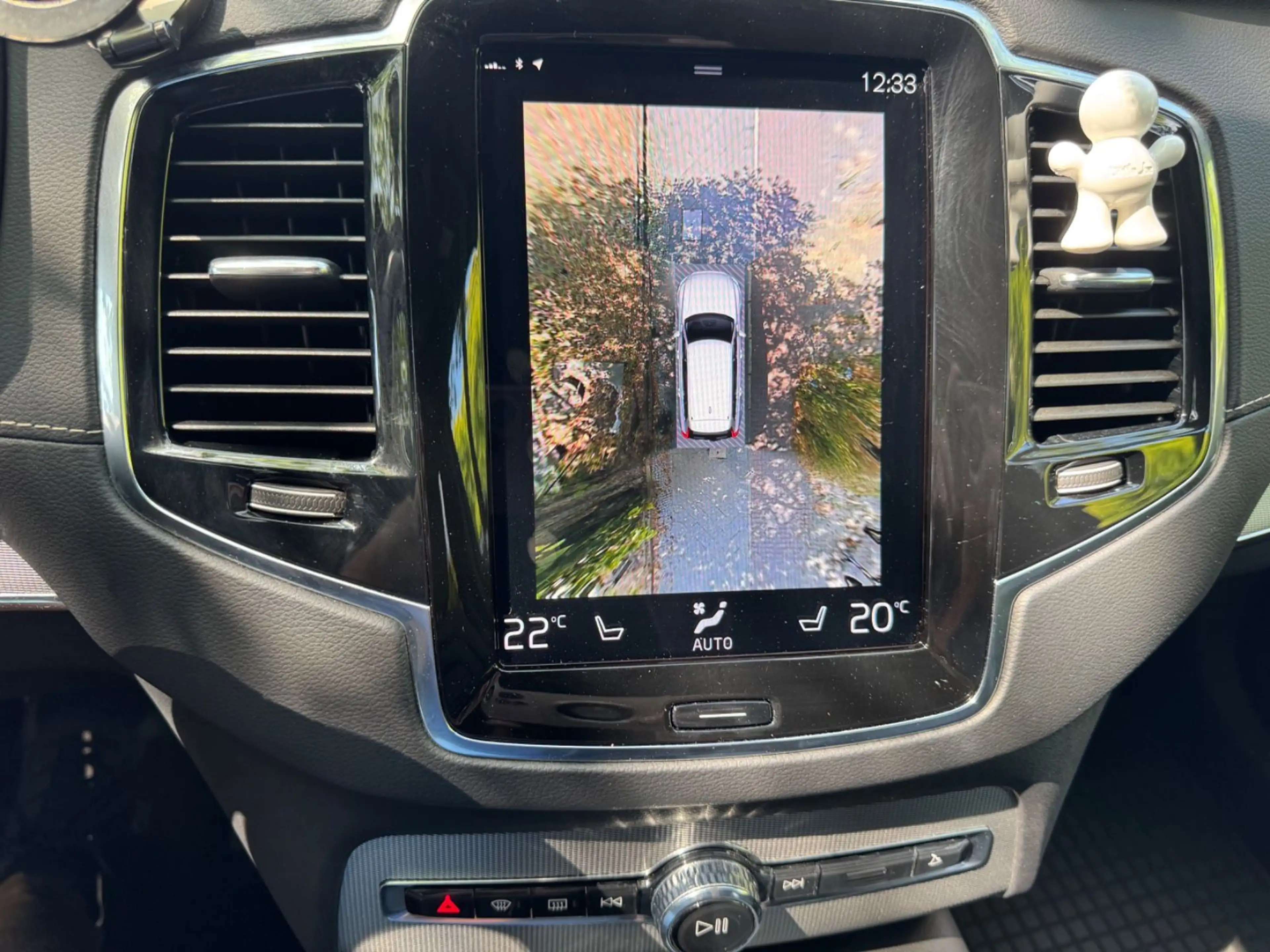 Volvo XC90 R Design AWD Pano- Luftfederung- MODELL2022 — photo 12