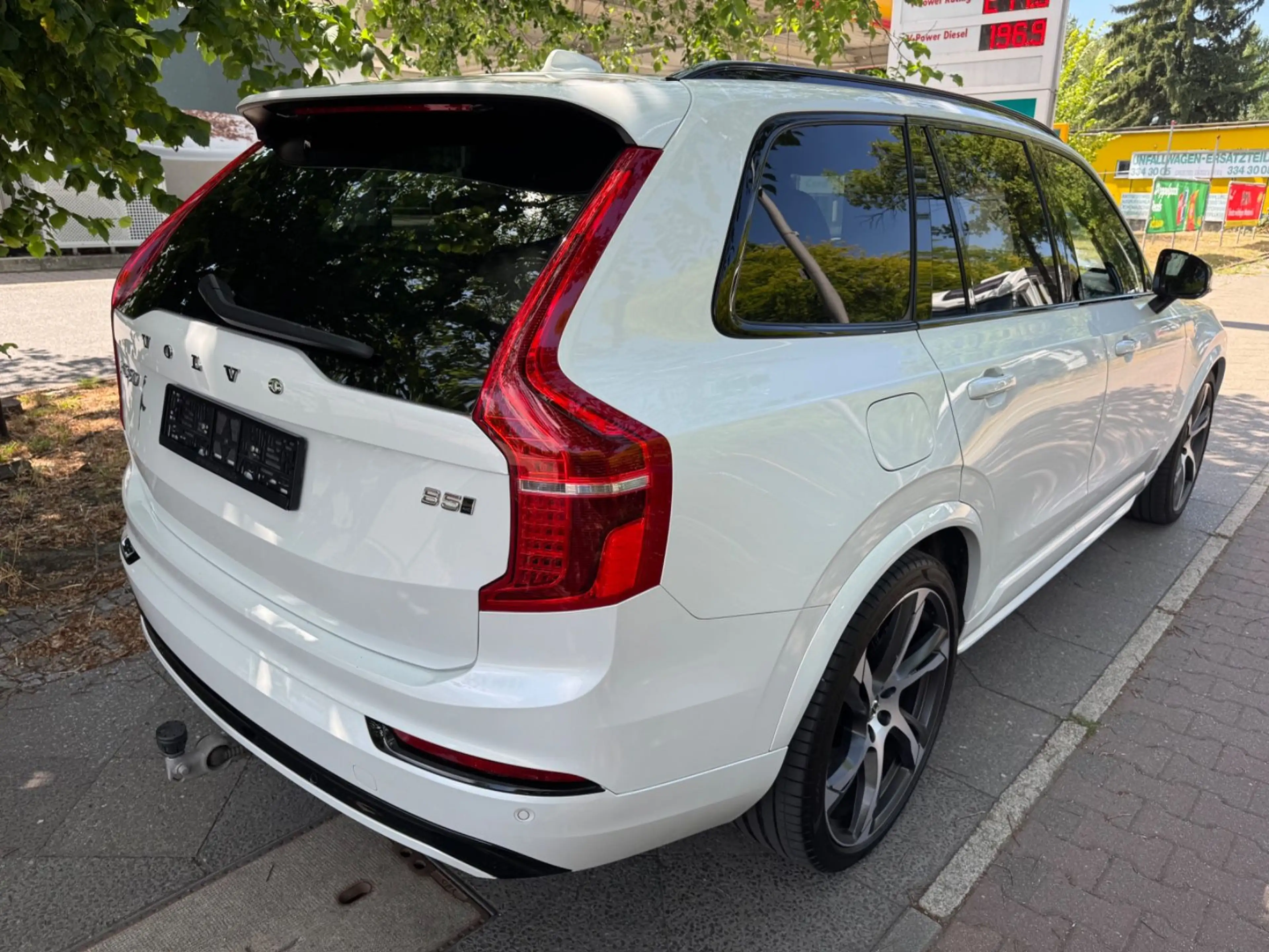 Volvo XC90 R Design AWD Pano- Luftfederung- MODELL2022 — photo 6