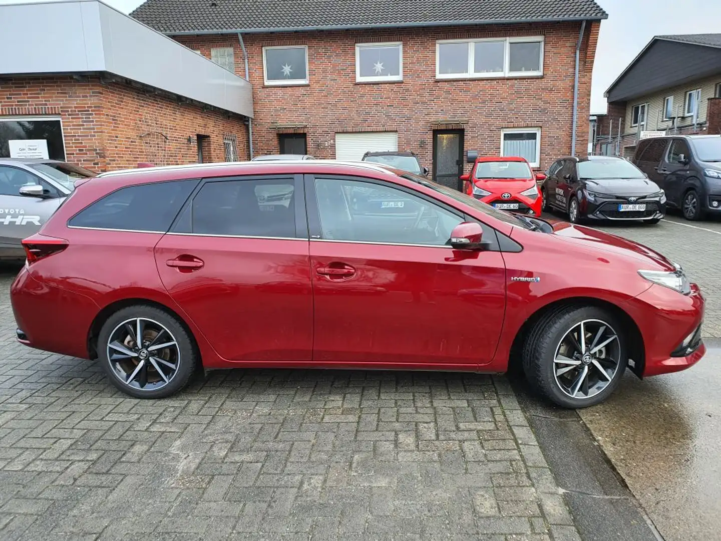 Toyota Auris 1.8 VVT-i Hybrid Automatik Touring Sports Edition- Rot - 2