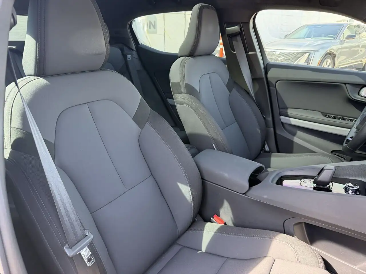 Polestar 2 снимка Polestar 2