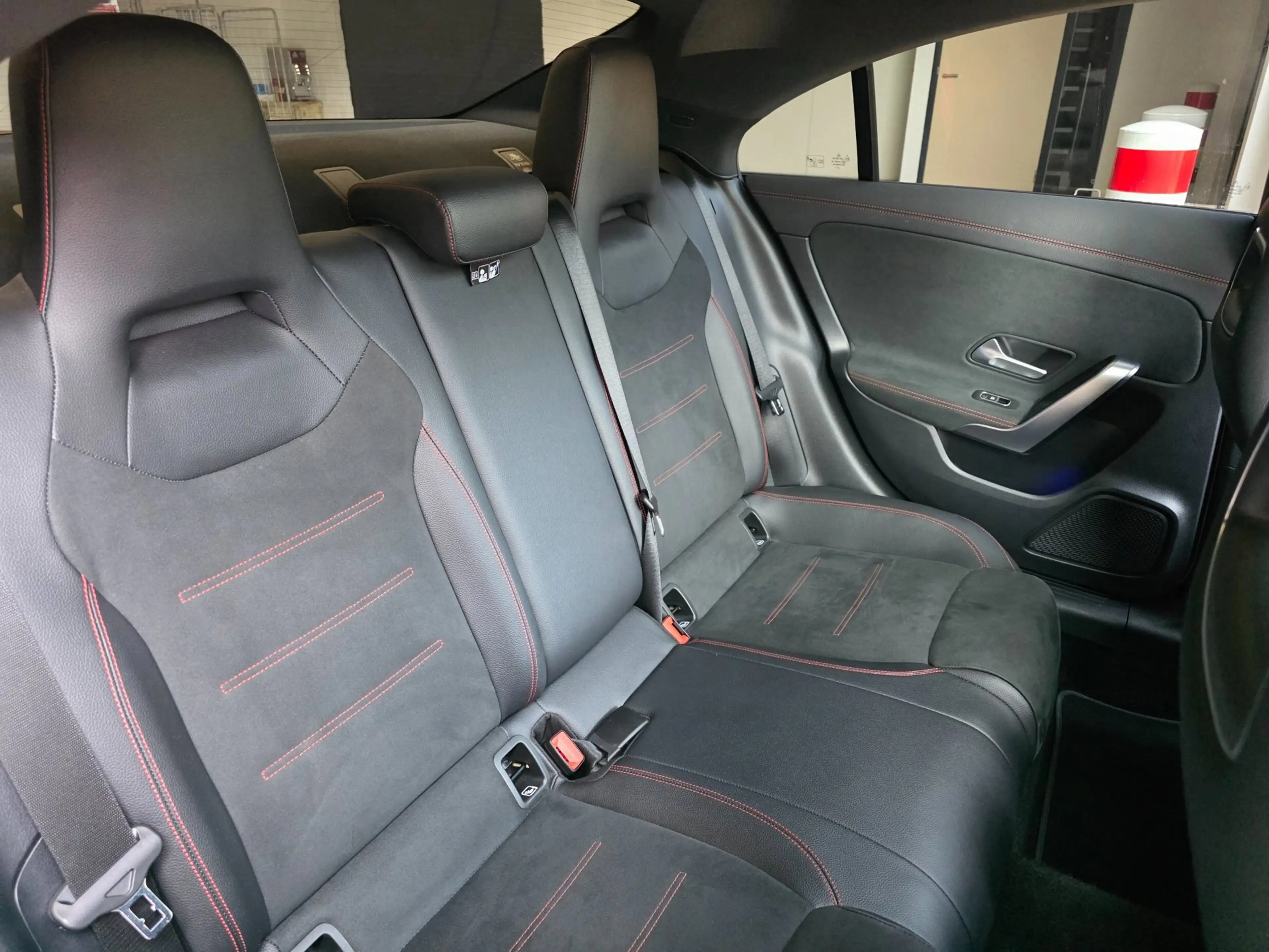 Mercedes-Benz CLA 200 Premium Plus / PANO / SFEER / CARPLAY / KEYLESS / — photo 27