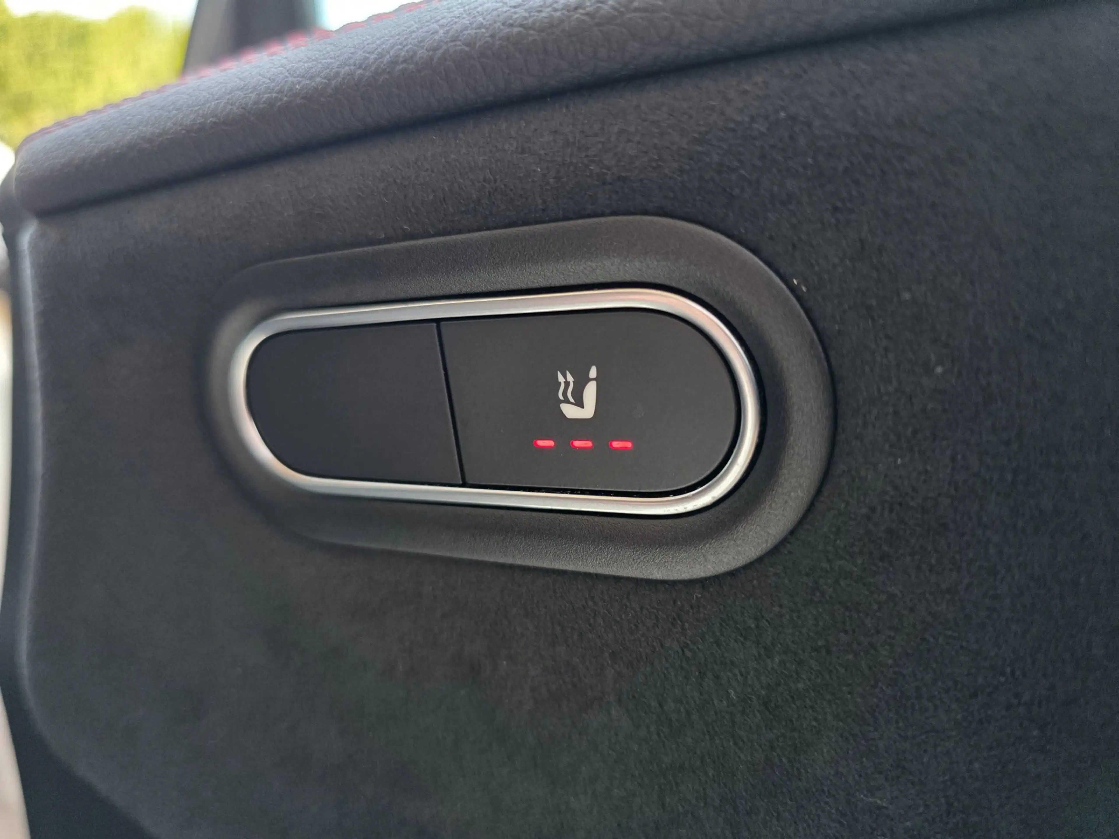 Mercedes-Benz CLA 200 Premium Plus / PANO / SFEER / CARPLAY / KEYLESS / — photo 23