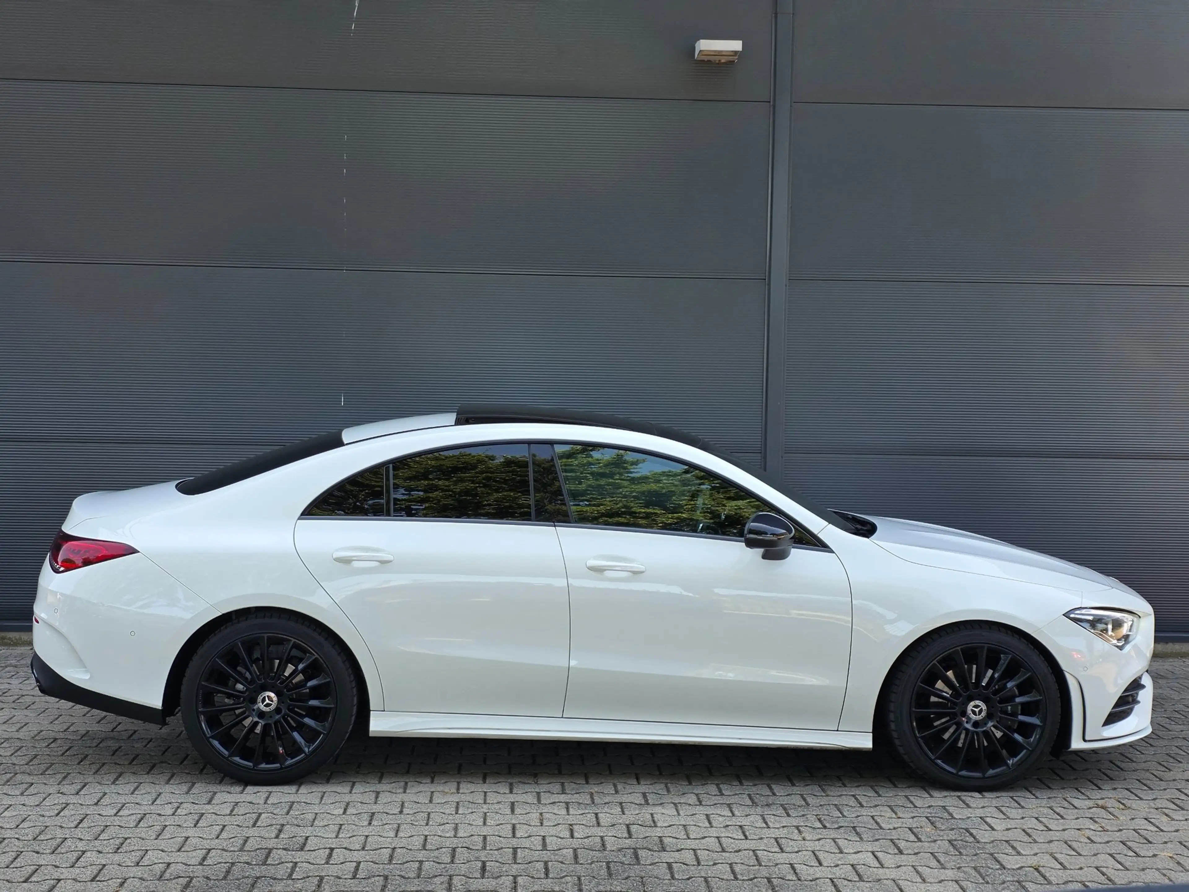 Mercedes-Benz CLA 200 Premium Plus / PANO / SFEER / CARPLAY / KEYLESS / — photo 10