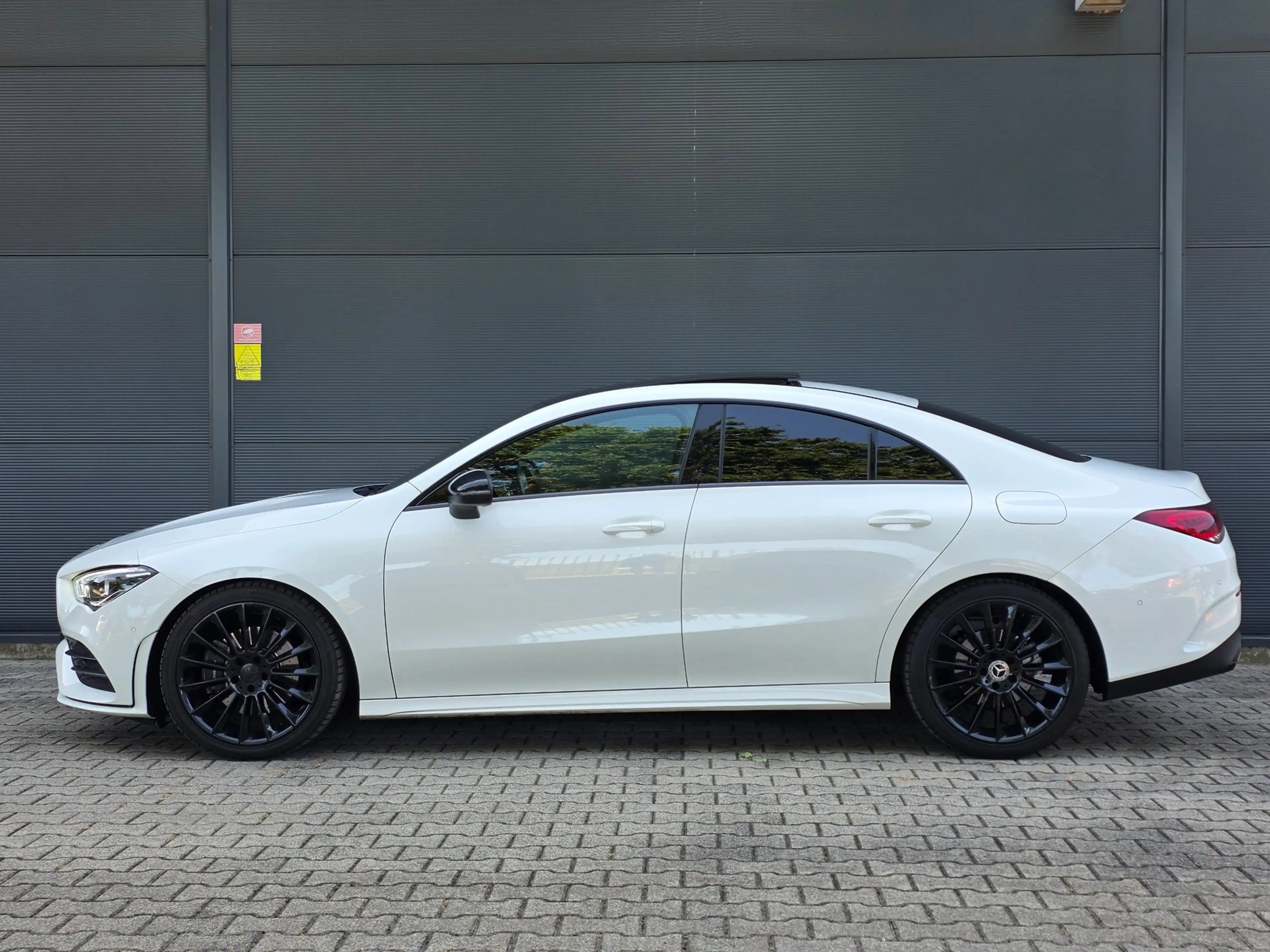 Mercedes-Benz CLA 200 Premium Plus / PANO / SFEER / CARPLAY / KEYLESS / — photo 11