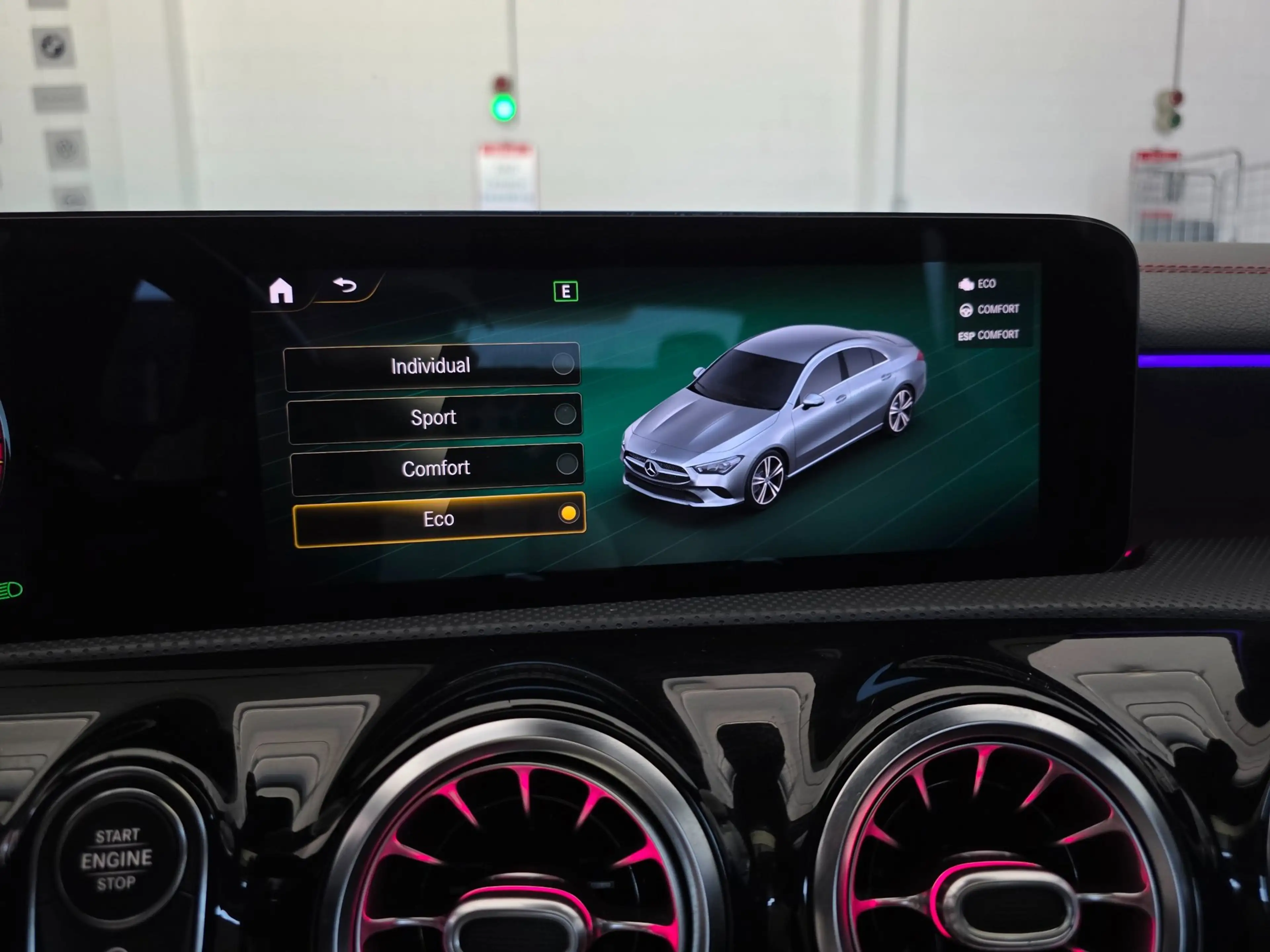 Mercedes-Benz CLA 200 Premium Plus / PANO / SFEER / CARPLAY / KEYLESS / — photo 42