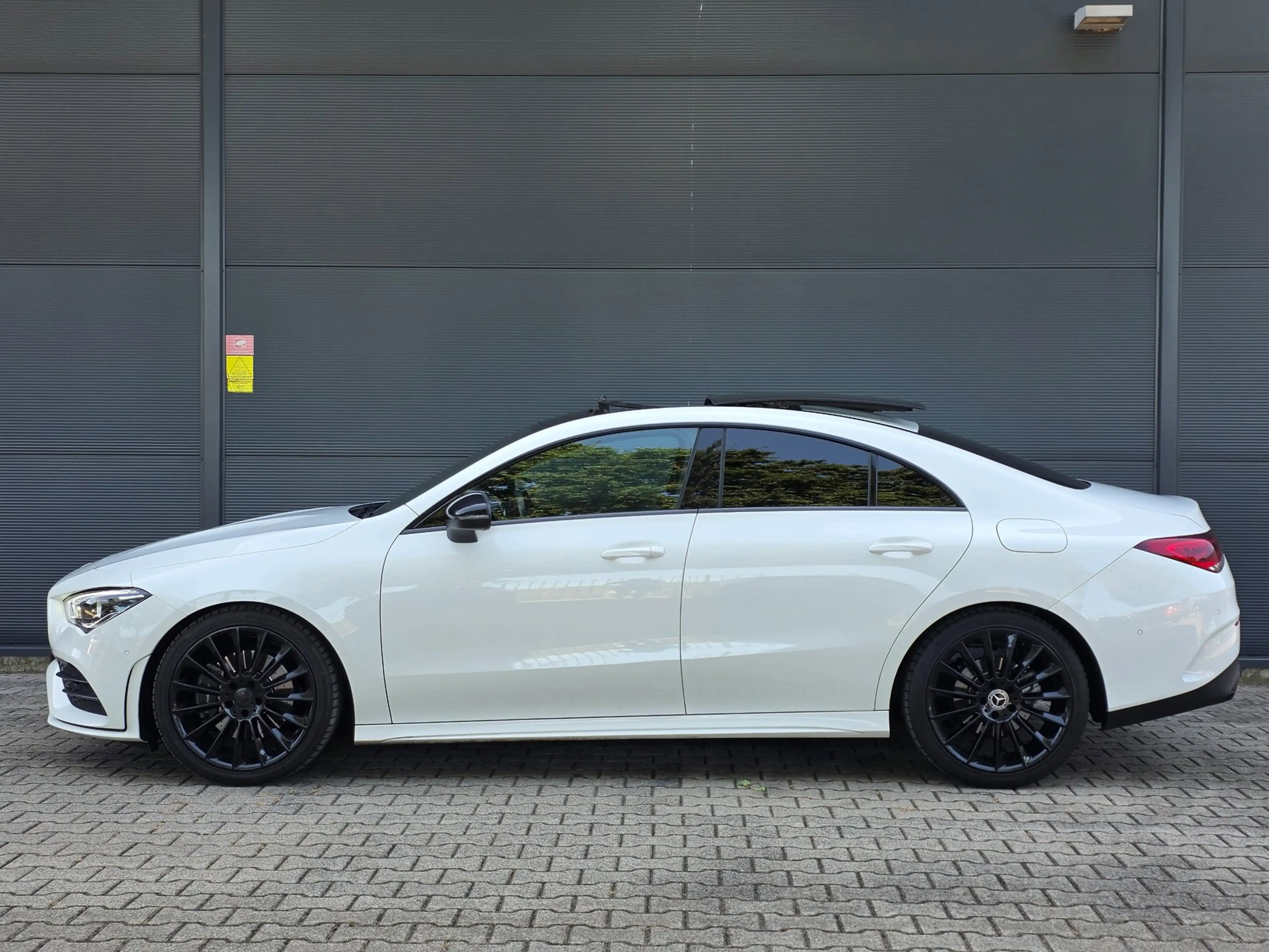 Mercedes-Benz CLA 200 Premium Plus / PANO / SFEER / CARPLAY / KEYLESS / — photo 12