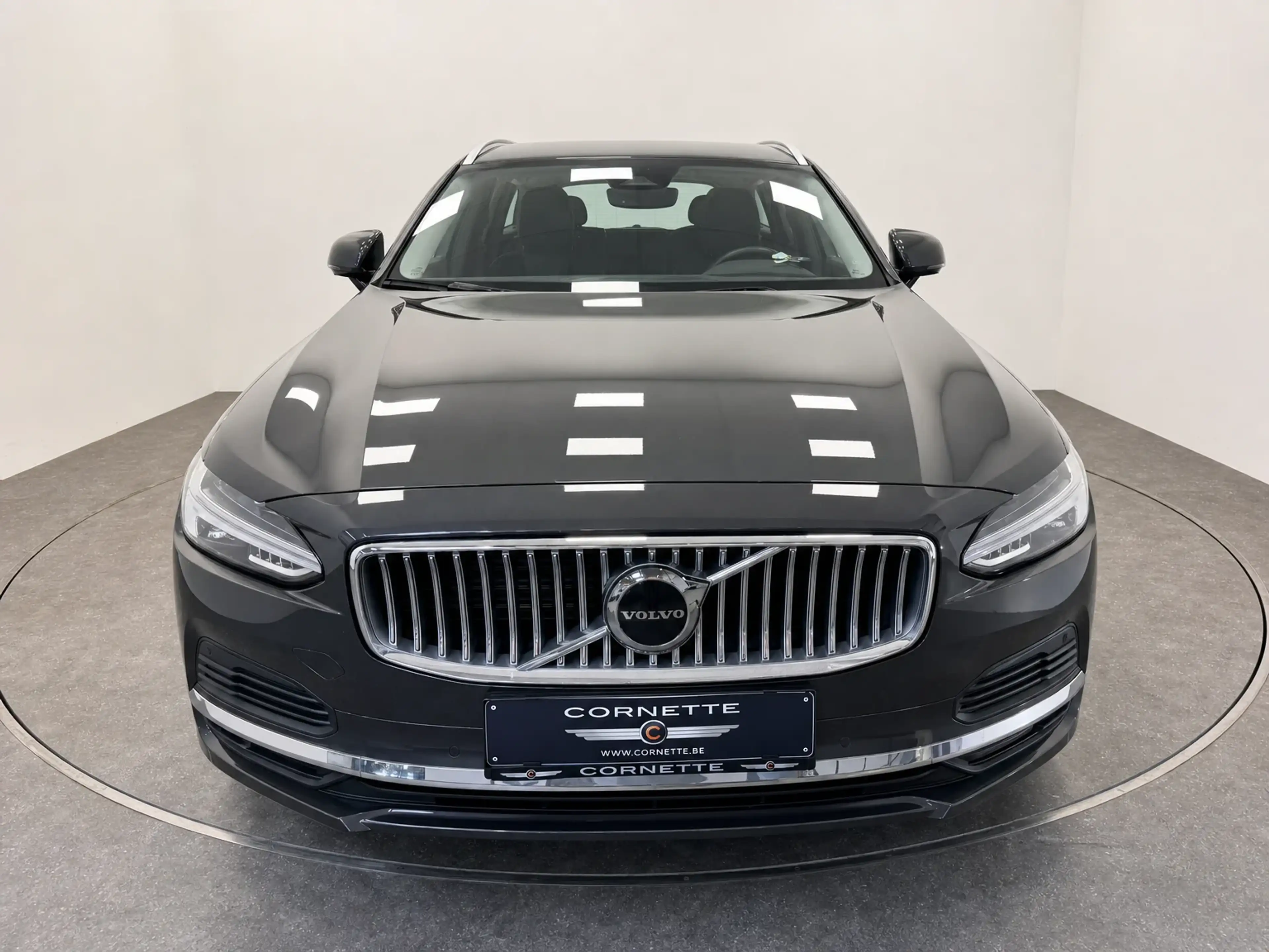 Volvo V90 2.0 T6 PHEV CORE AUTO 4WD — photo 2