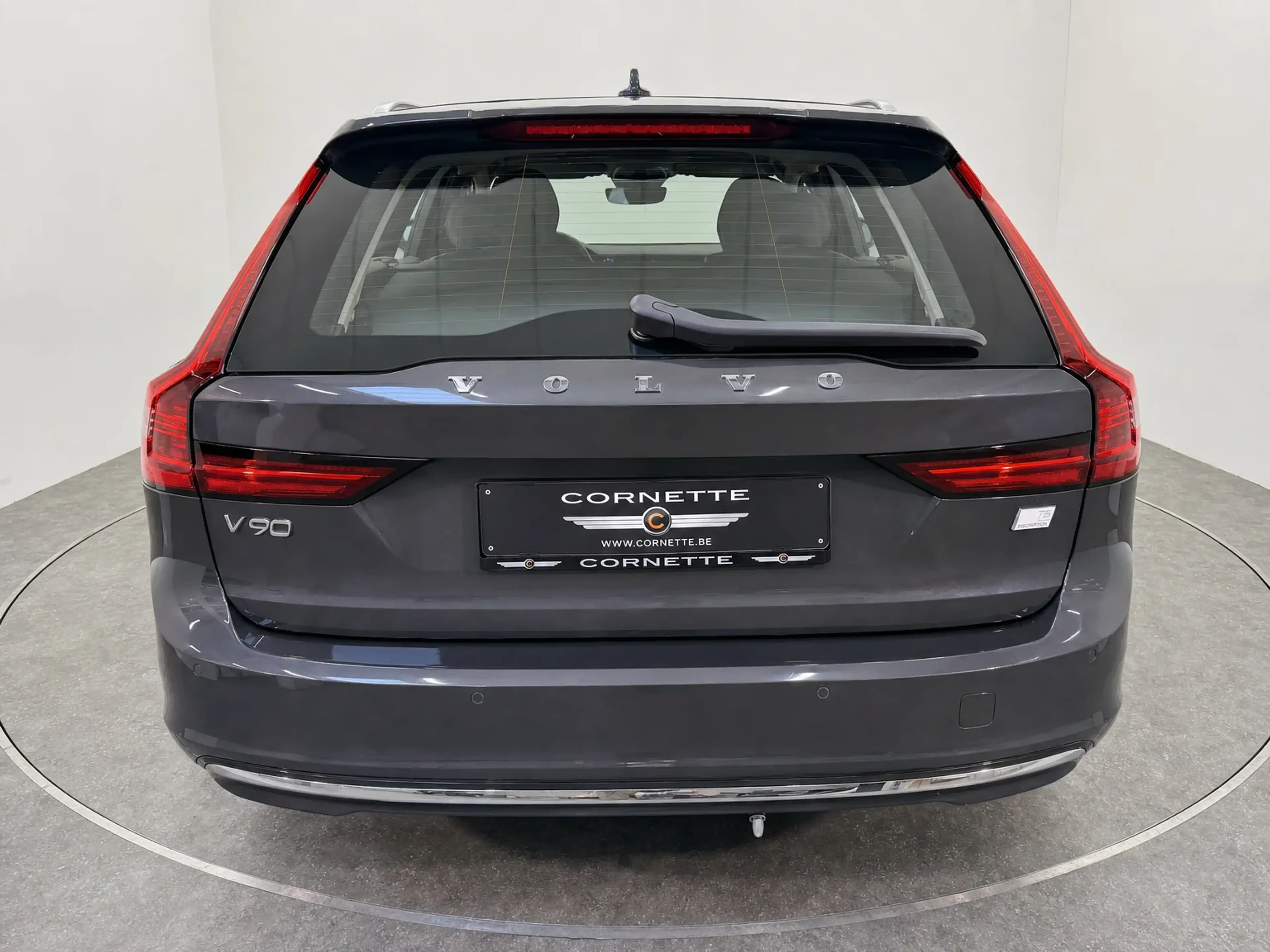 Volvo V90 2.0 T6 PHEV CORE AUTO 4WD — photo 6