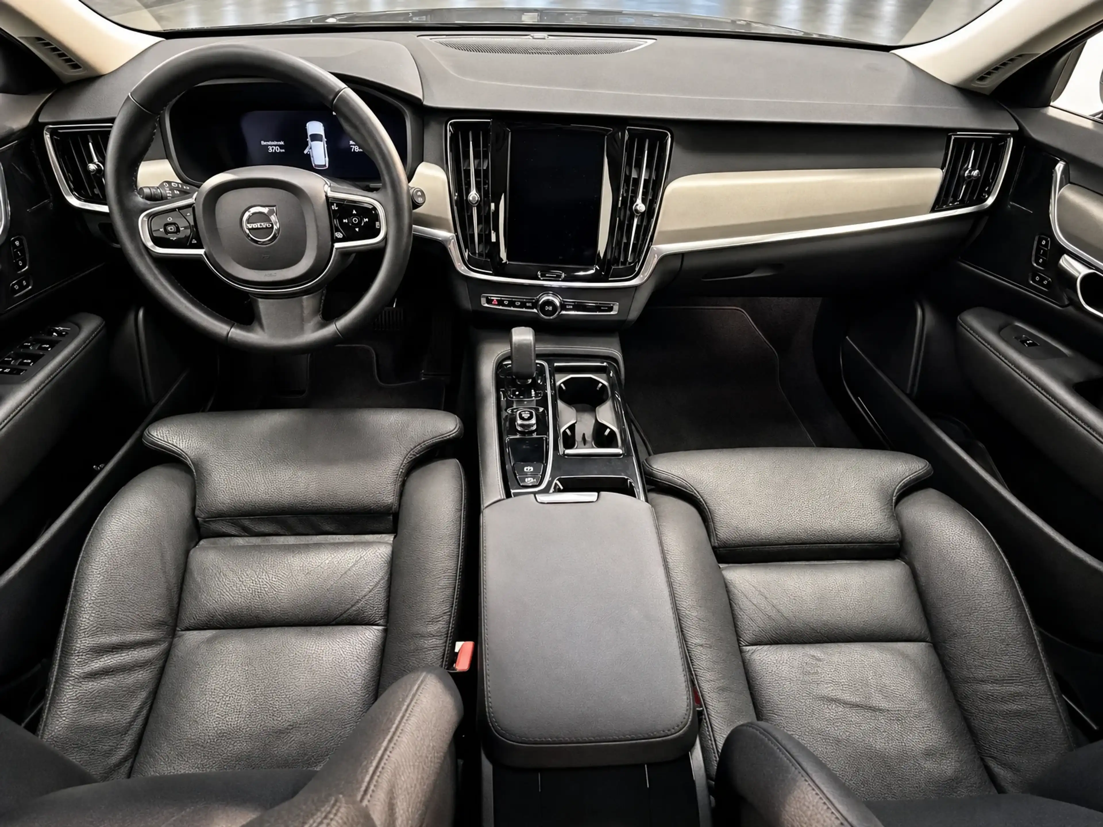 Volvo V90 2.0 T6 PHEV CORE AUTO 4WD — photo 12