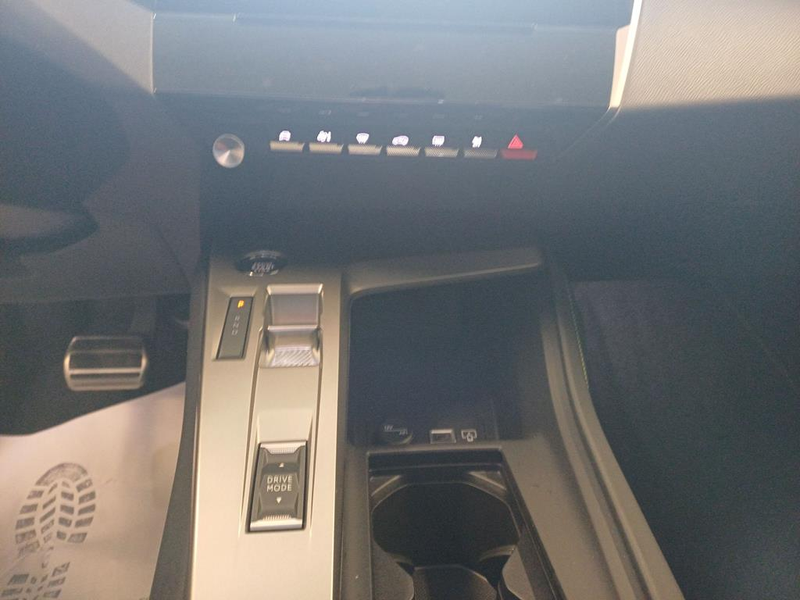 Peugeot 408 E-408 GT Elektromotor 210 58 kWh — photo 13